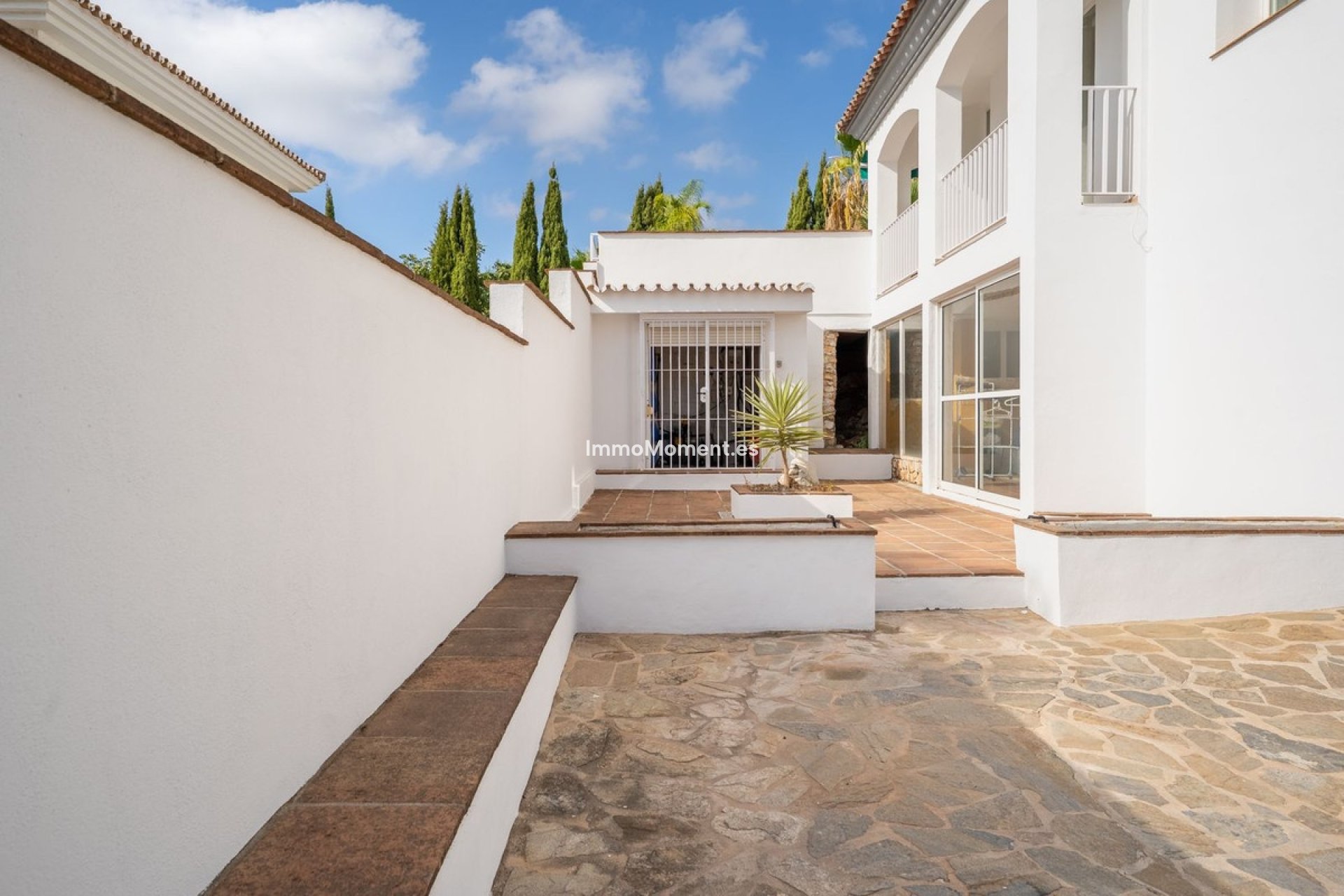 Resale - Villa - Inland  - Coín