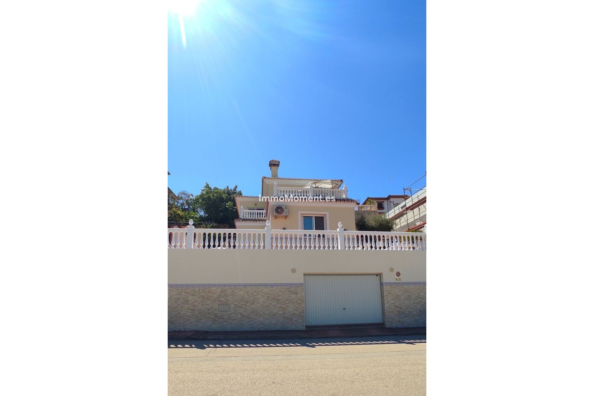 Resale - Villa - Inland  - Coín