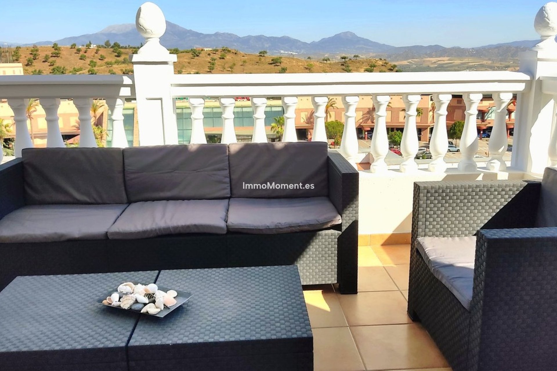 Resale - Villa - Inland  - Coín