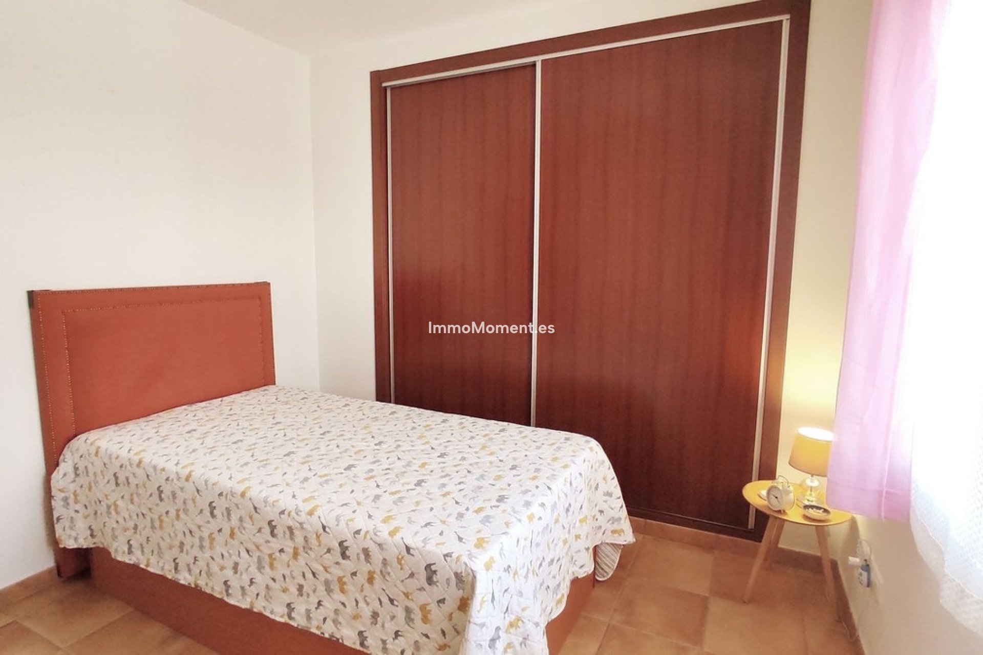 Resale - Villa - Inland  - Coín