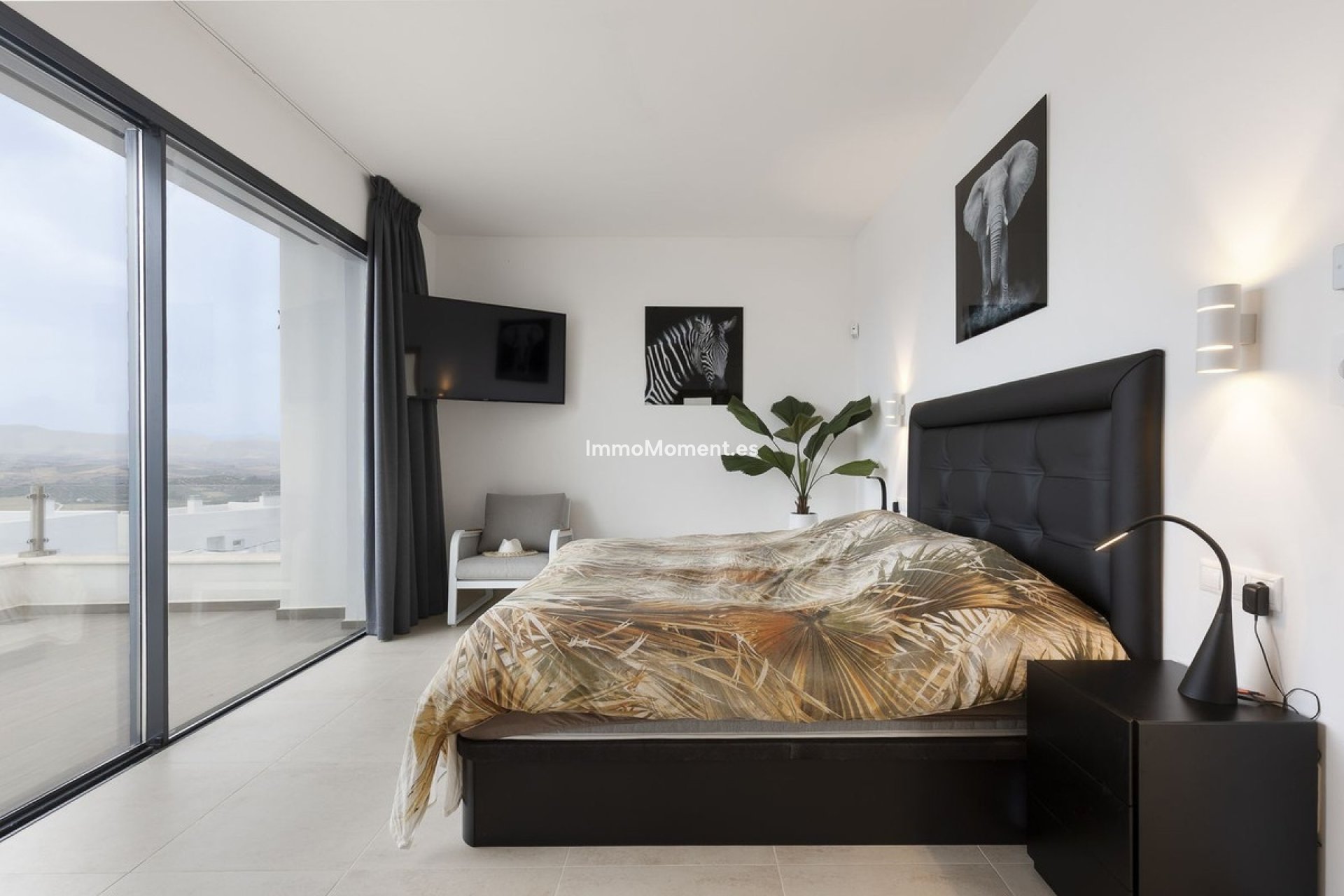 Resale - Villa - Inland  - Coín