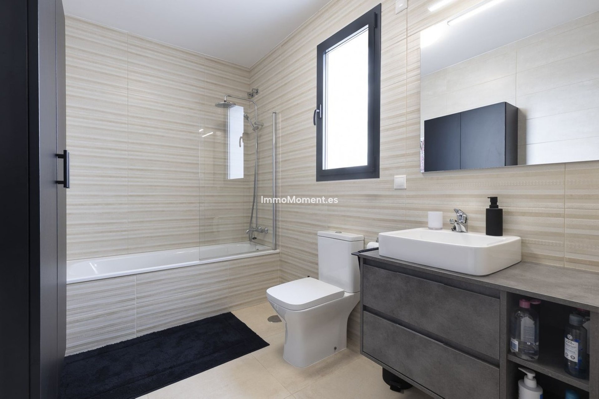 Resale - Villa - Inland  - Coín