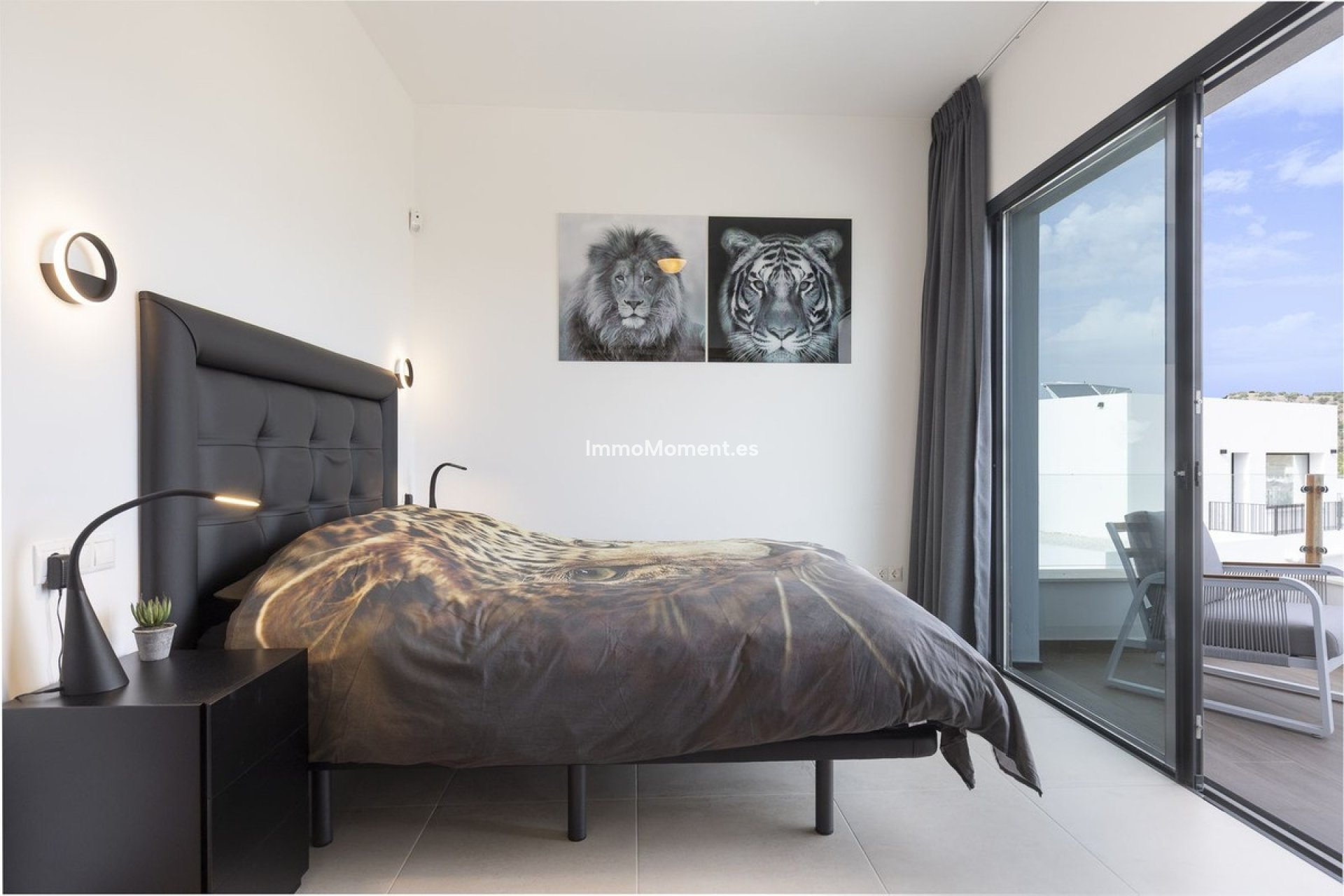 Resale - Villa - Inland  - Coín