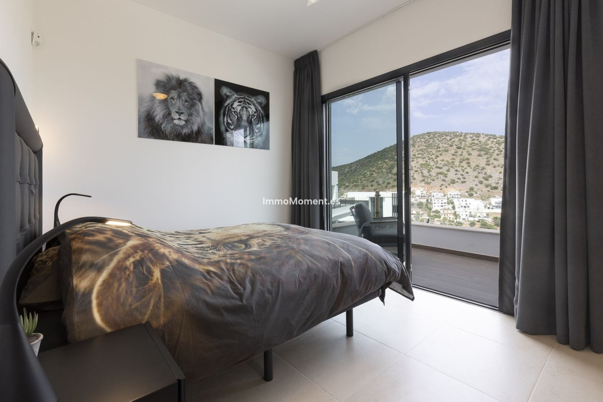 Resale - Villa - Inland  - Coín