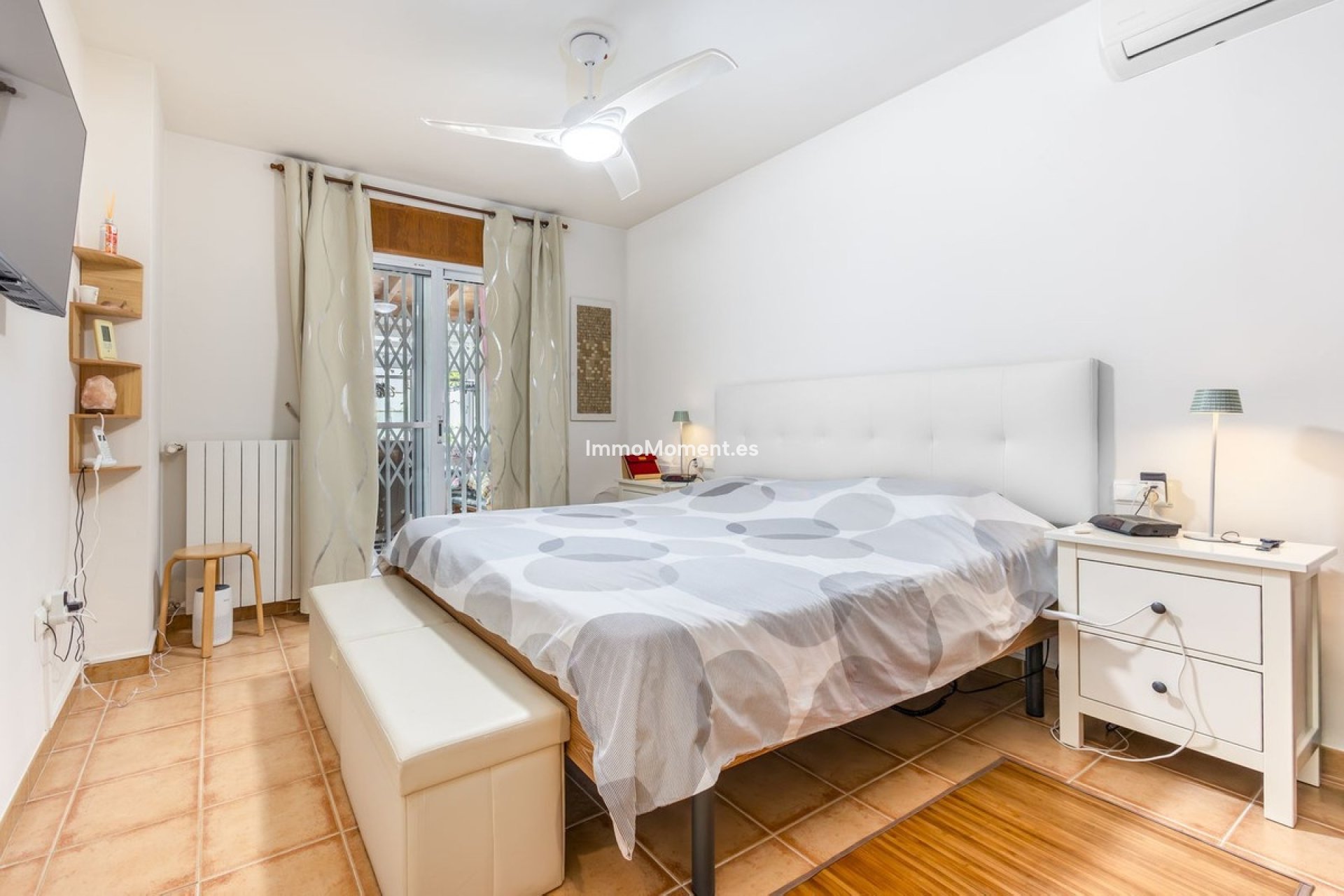 Resale - Villa - Inland  - Coín