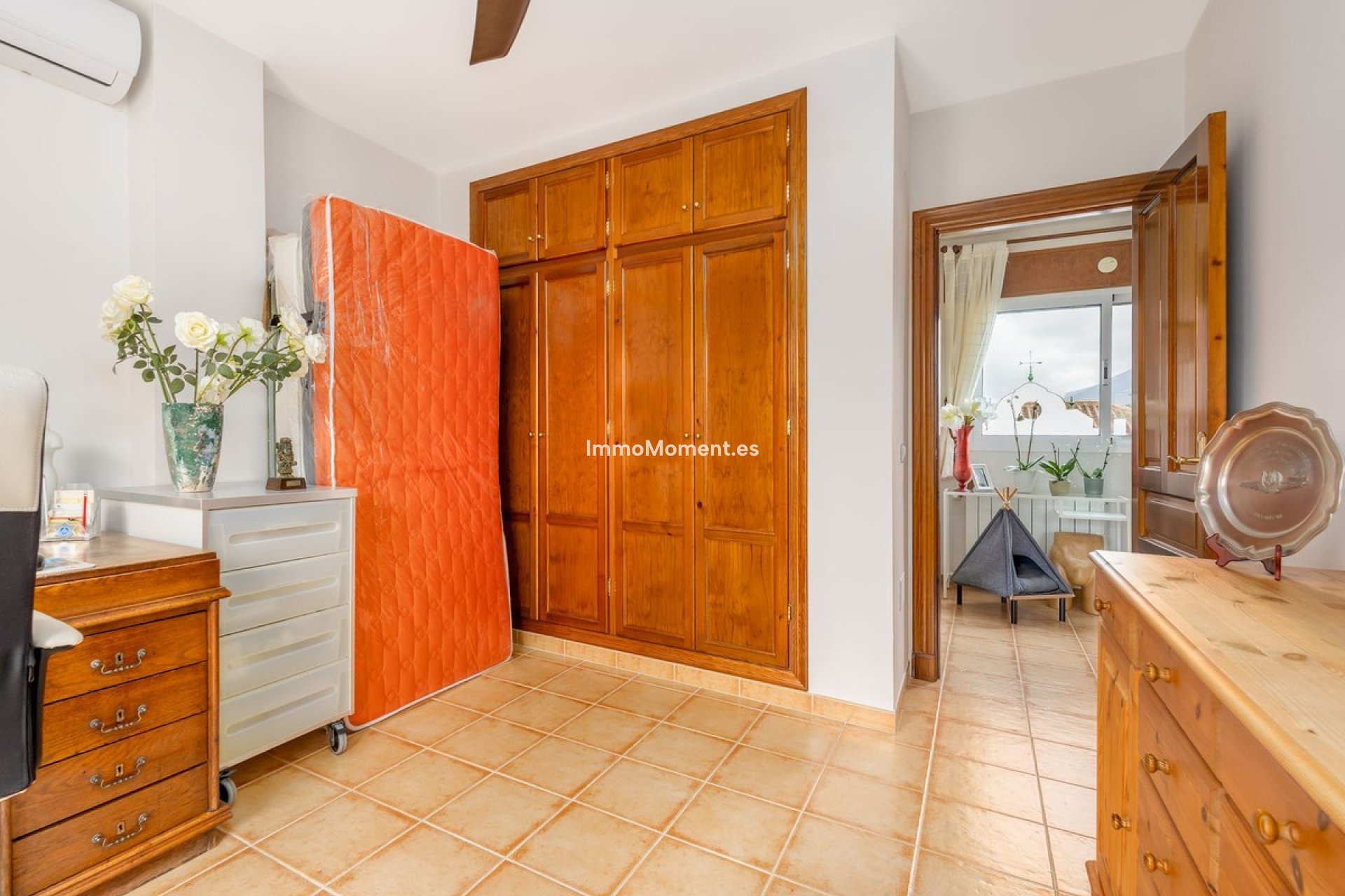 Resale - Villa - Inland  - Coín