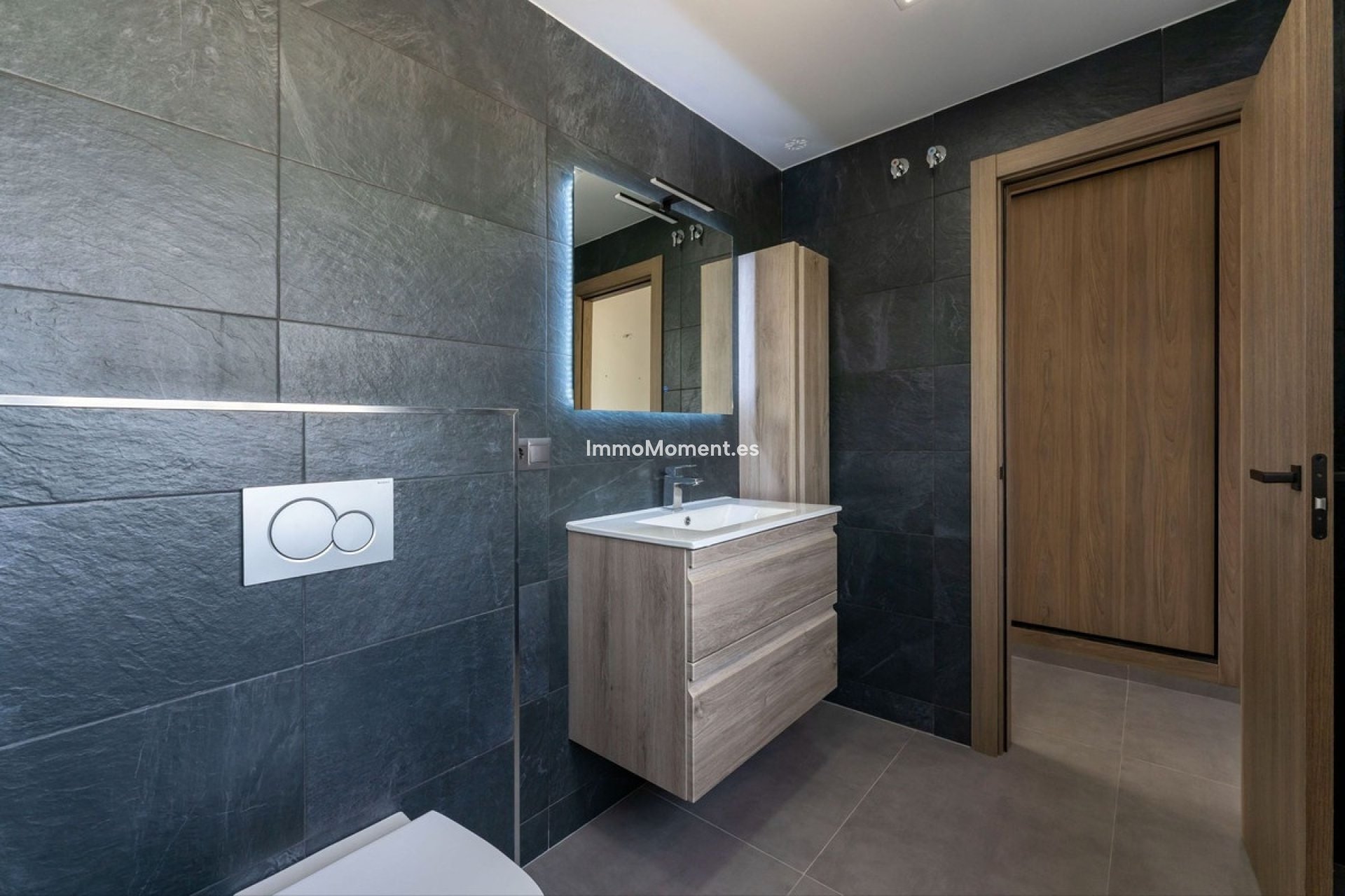 Resale - Villa - Inland  - Coín