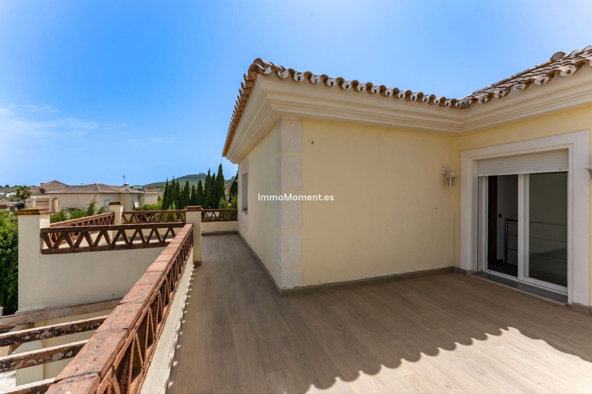 Resale - Villa - Inland  - Coín