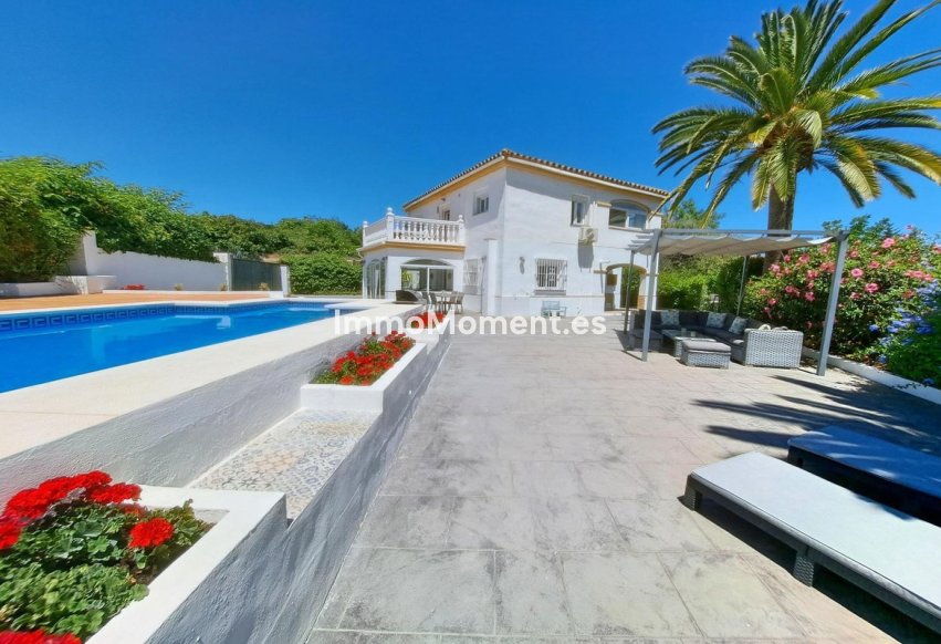 Resale - Villa - Inland  - Coín