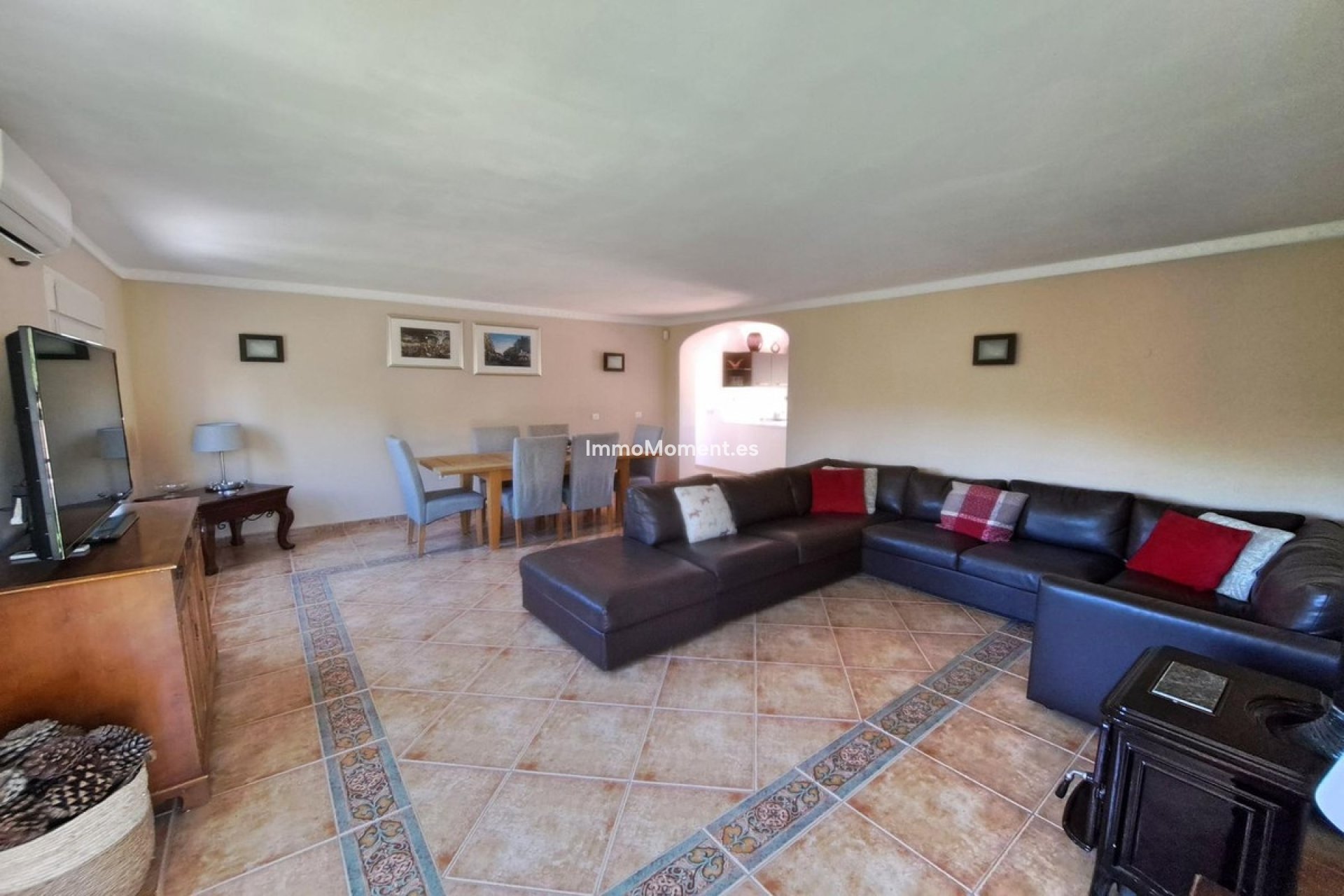 Resale - Villa - Inland  - Coín