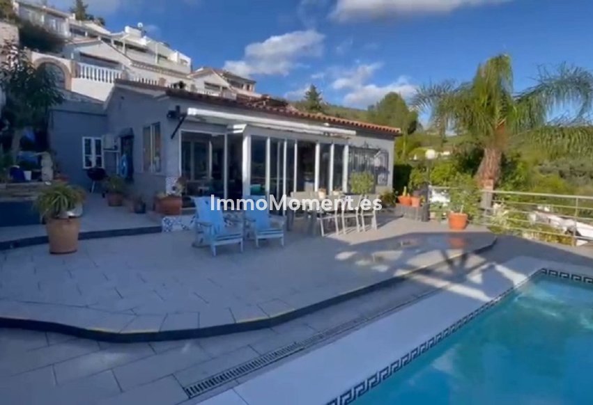 Resale - Villa - Inland  - Coín