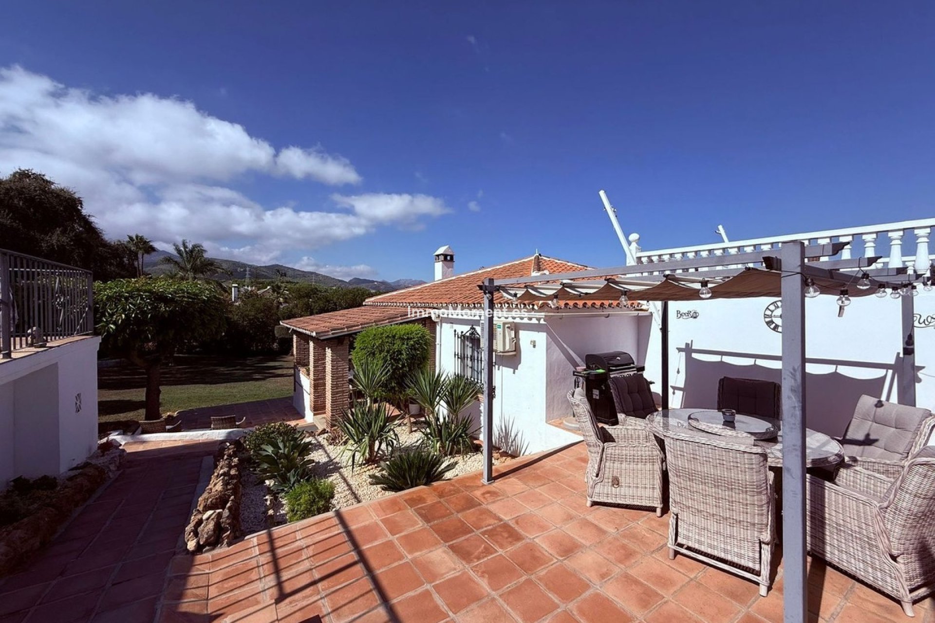 Resale - Villa - Inland  - Coín