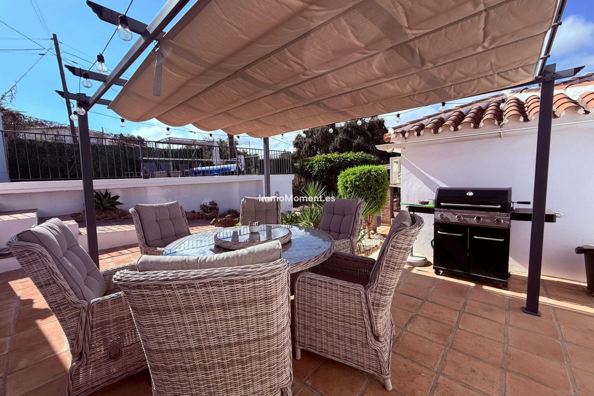 Resale - Villa - Inland  - Coín