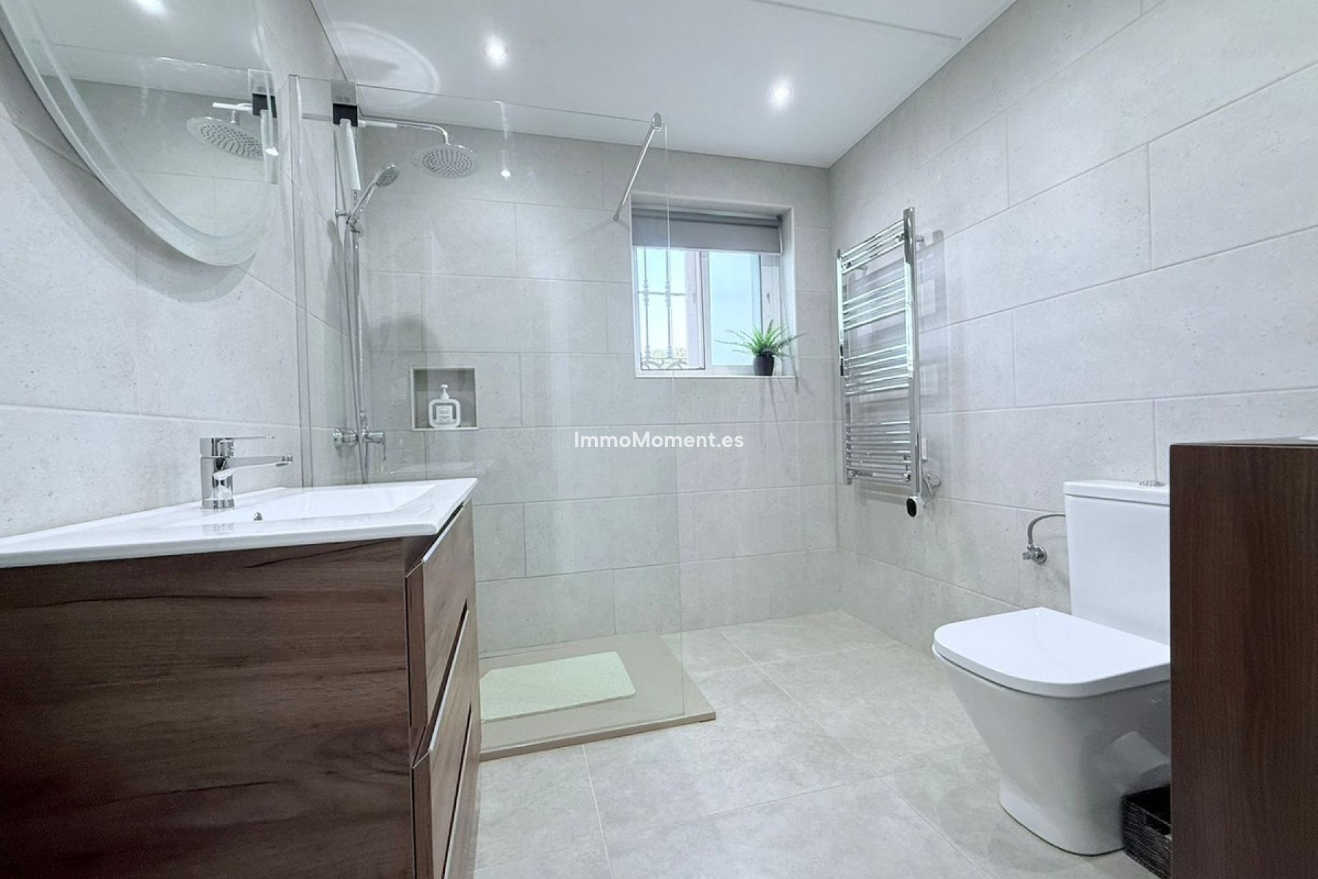 Resale - Villa - Inland  - Coín