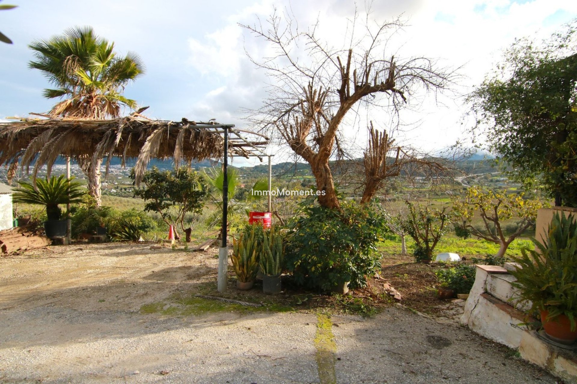 Resale - Villa - Inland  - Coín