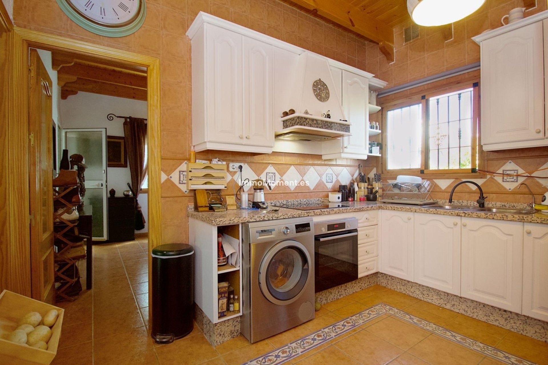 Resale - Villa - Inland  - Coín