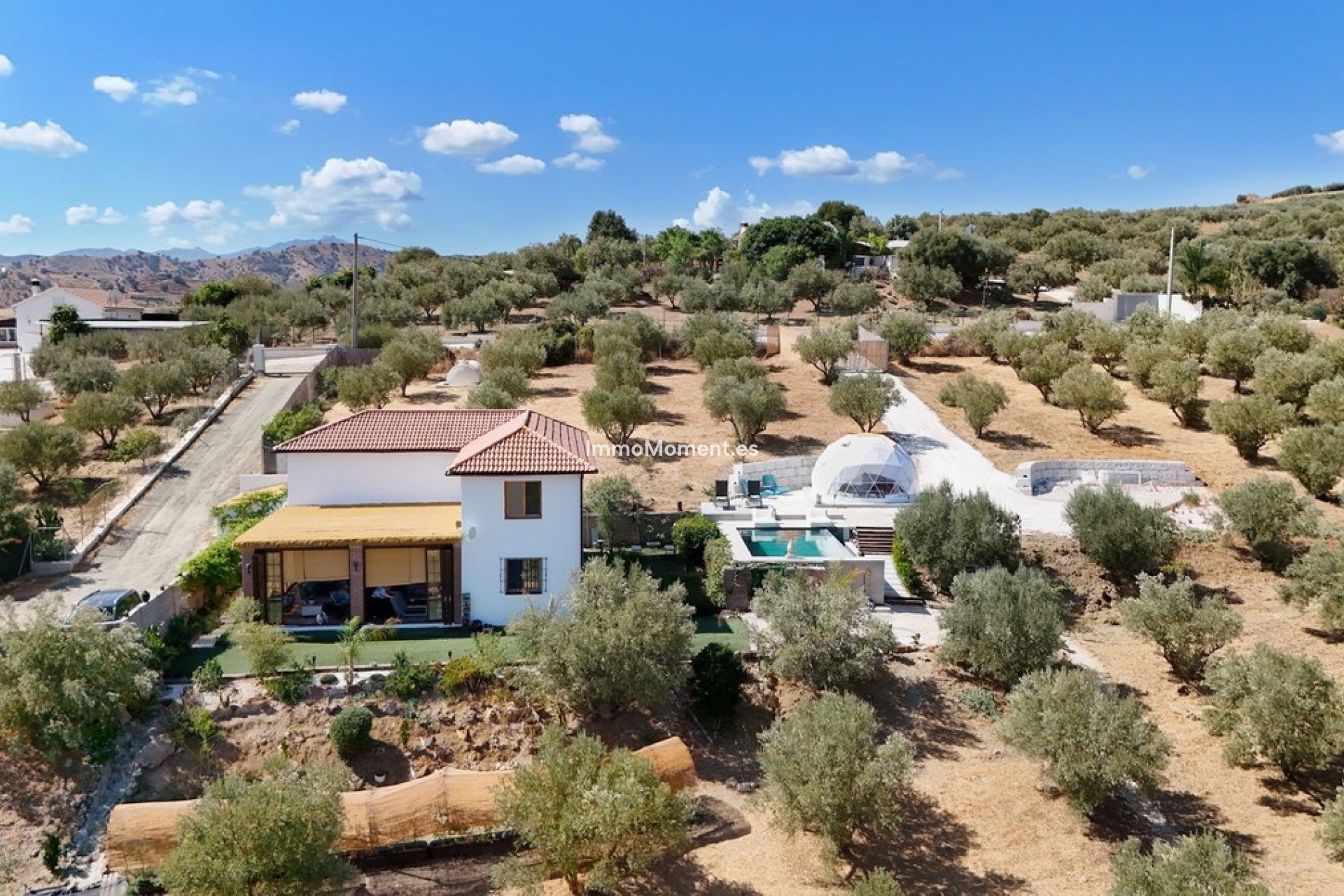 Resale - Villa - Inland  - Coín