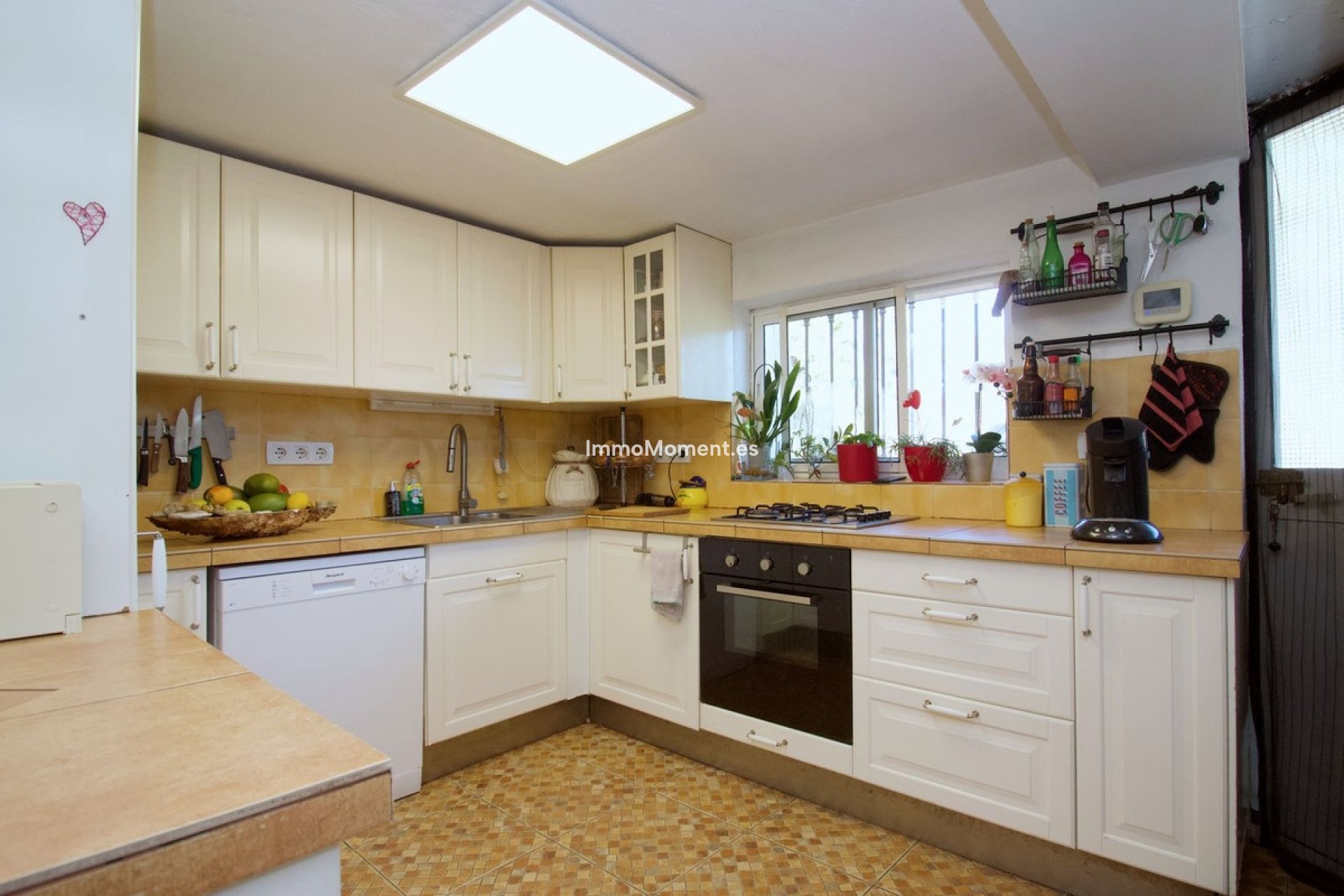 Resale - Villa - Inland  - Coín