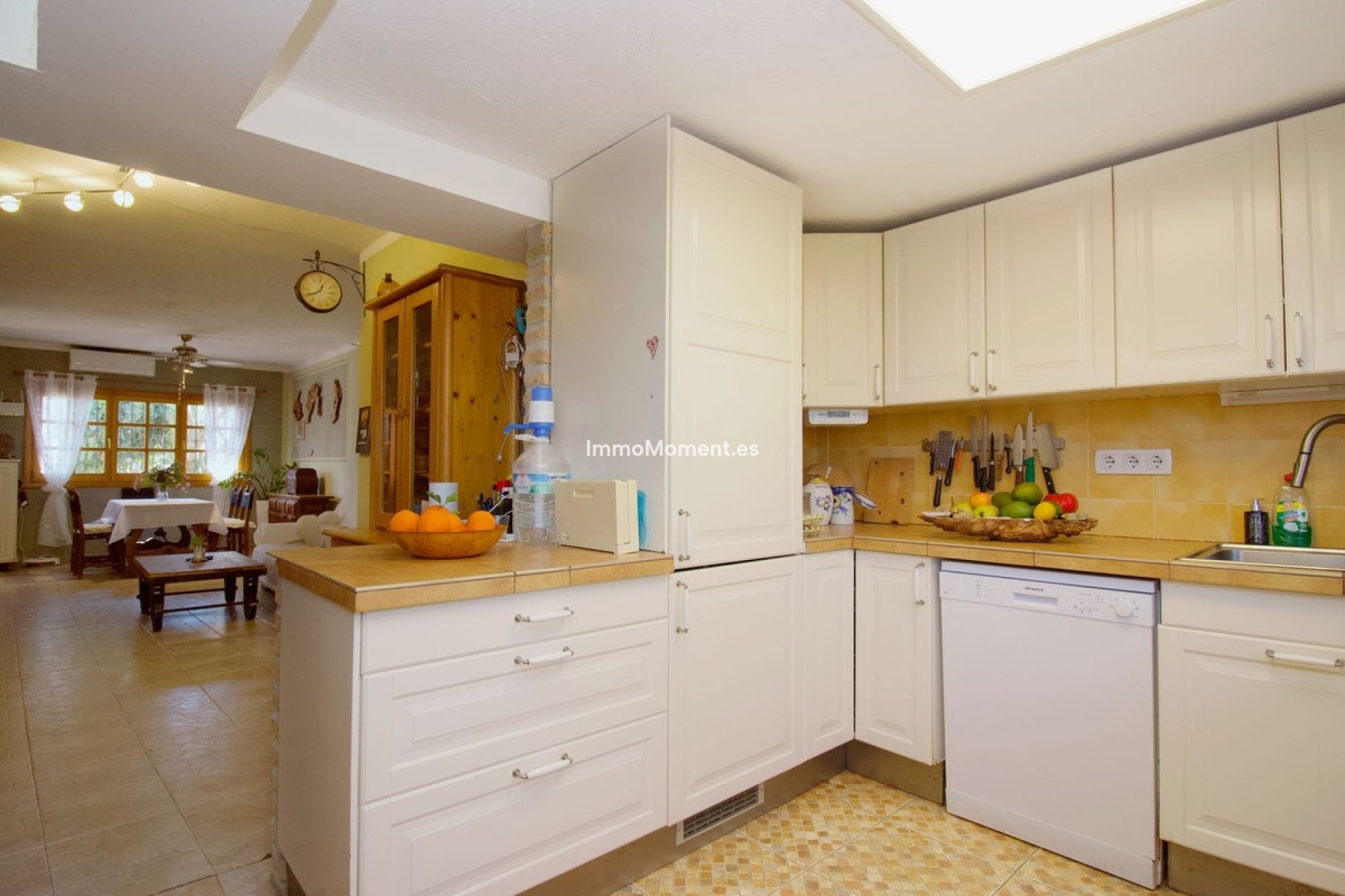 Resale - Villa - Inland  - Coín