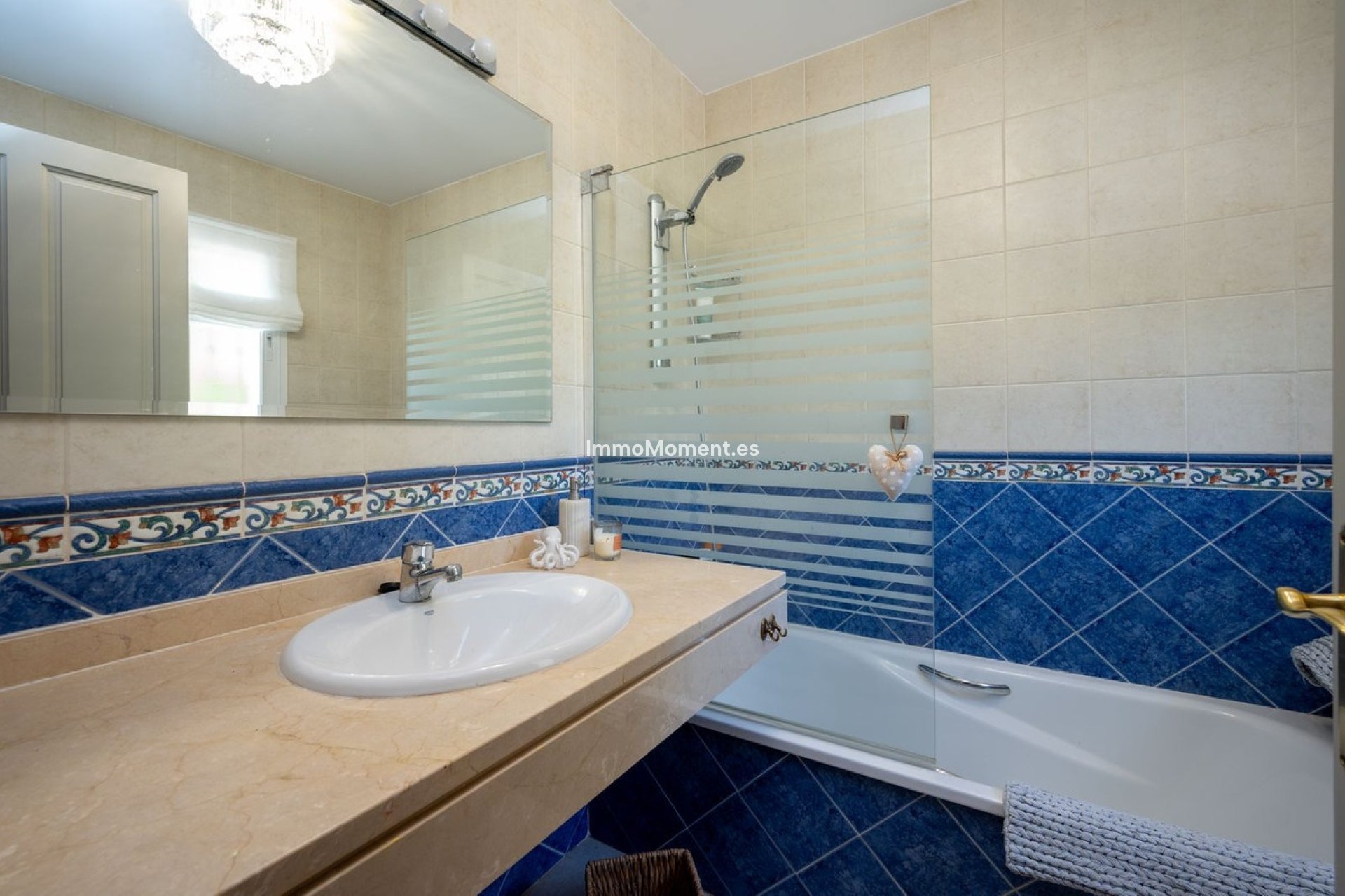 Resale - Villa - Inland  - Coín