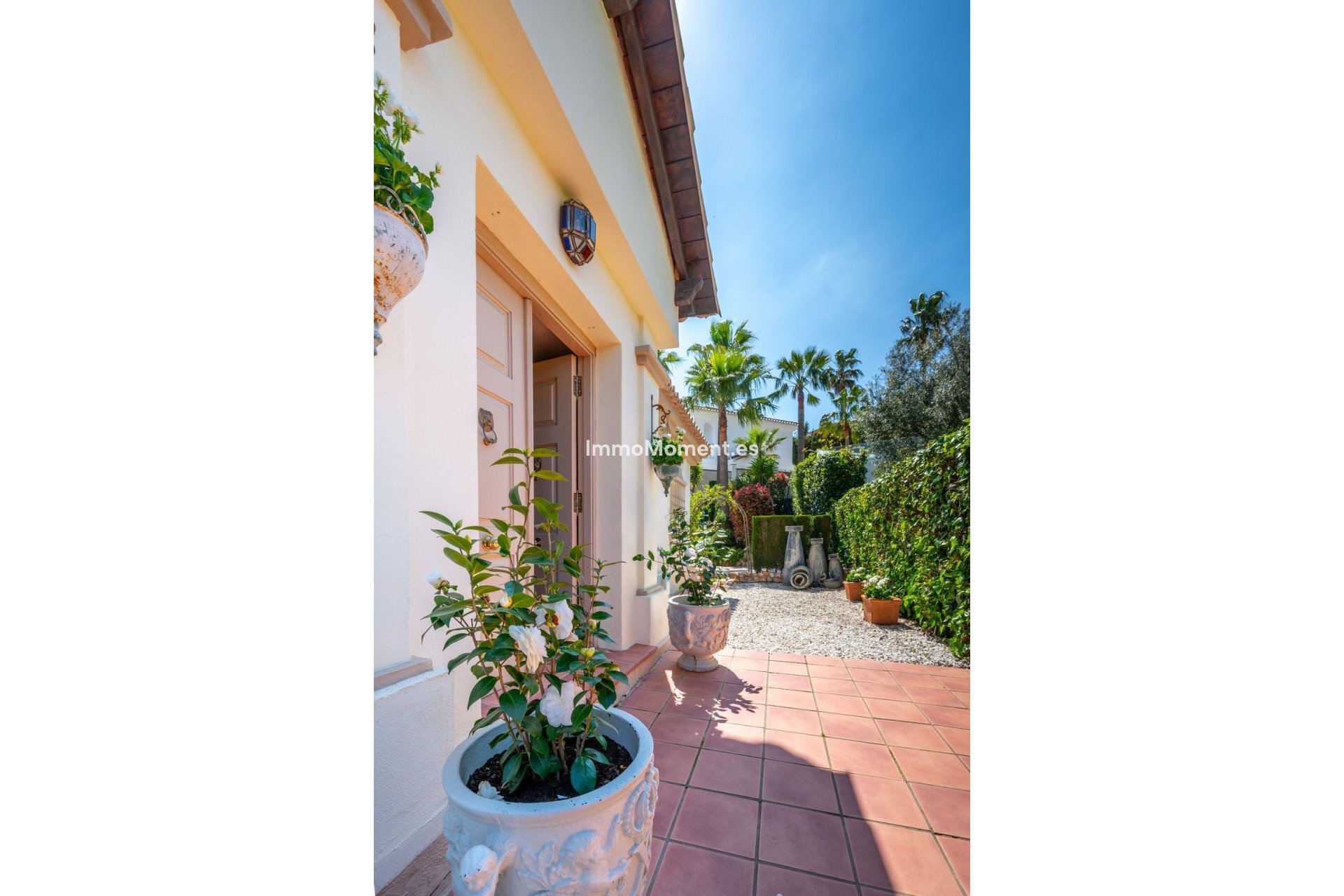 Resale - Villa - Inland  - Coín