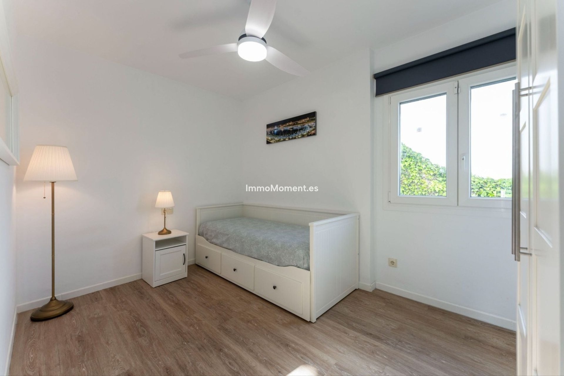 Resale - Villa - Inland  - Coín