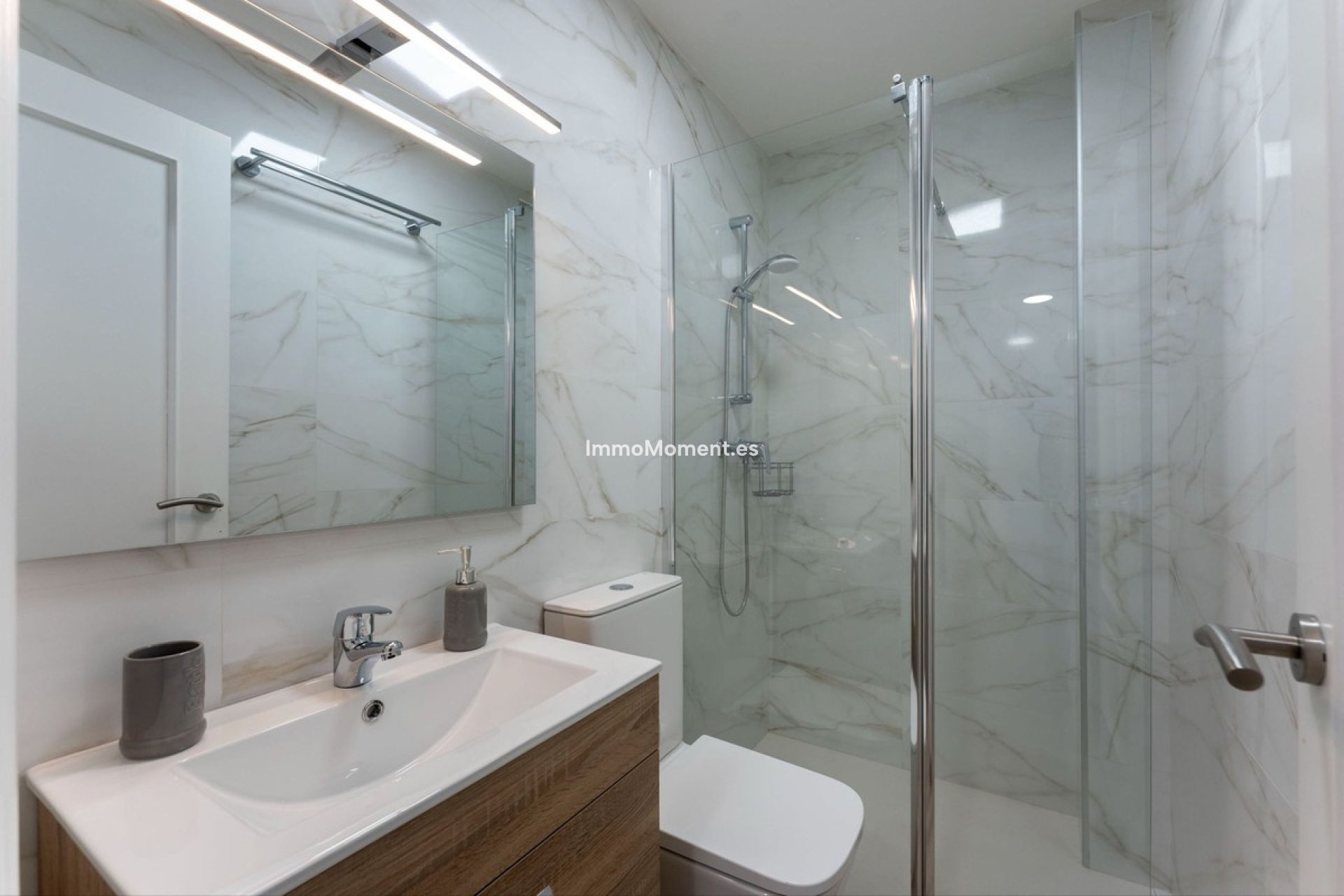 Resale - Villa - Inland  - Coín