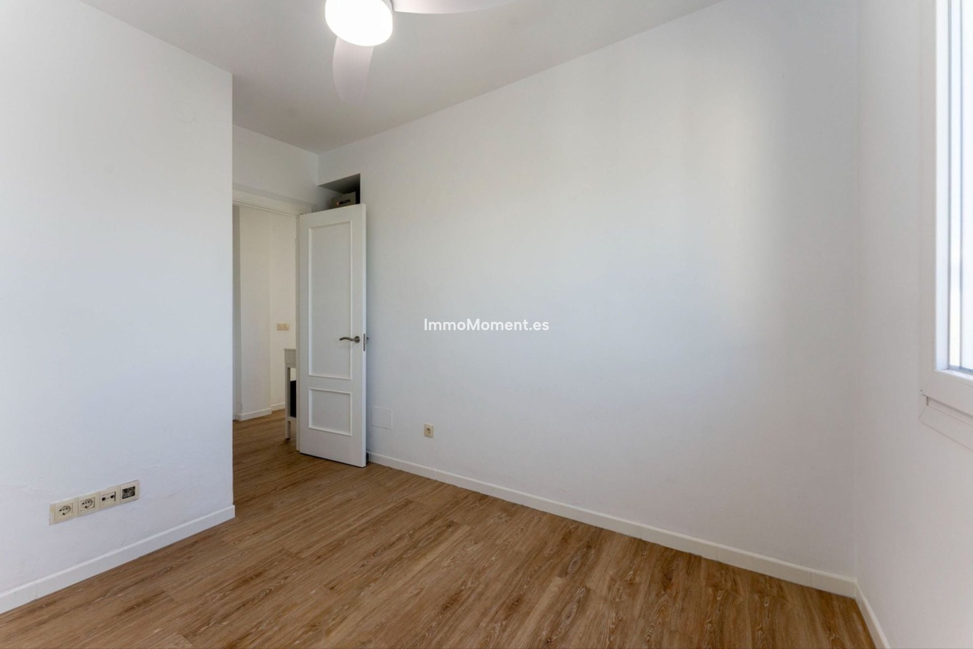 Resale - Villa - Inland  - Coín