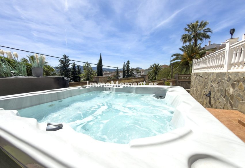 Resale - Villa - Inland  - Coín