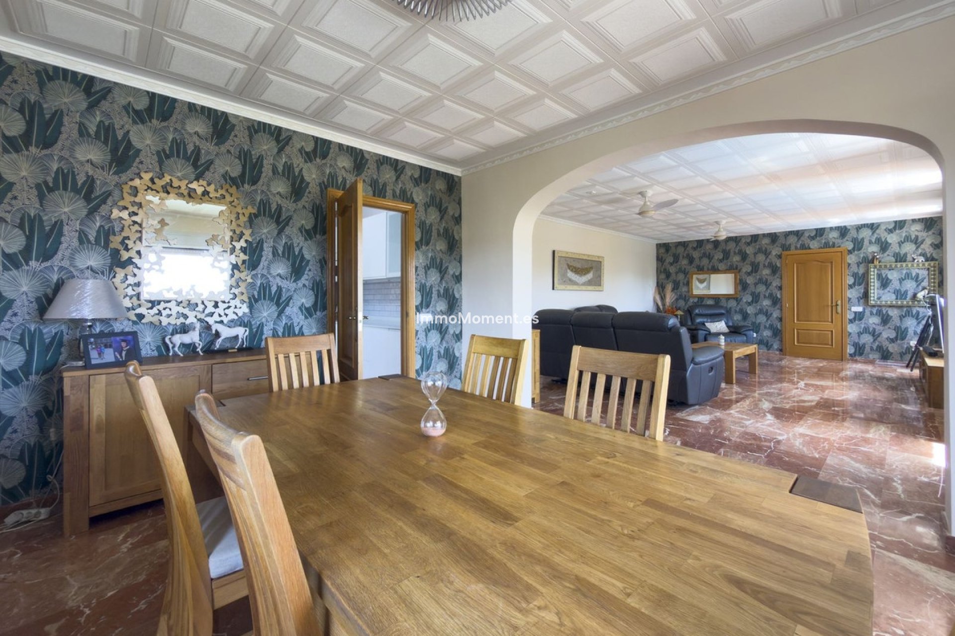 Resale - Villa - Inland  - Coín