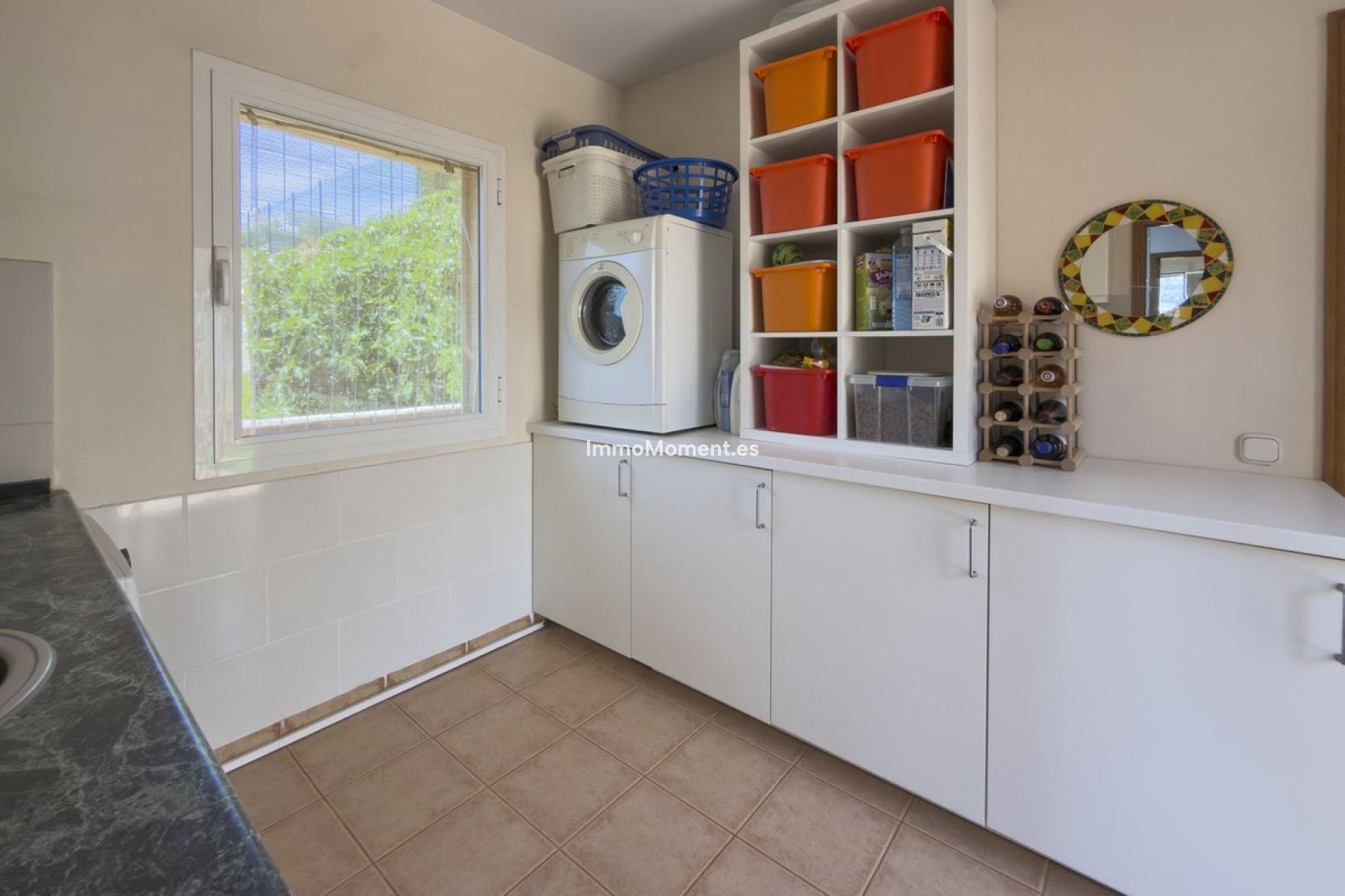 Resale - Villa - Inland  - Coín