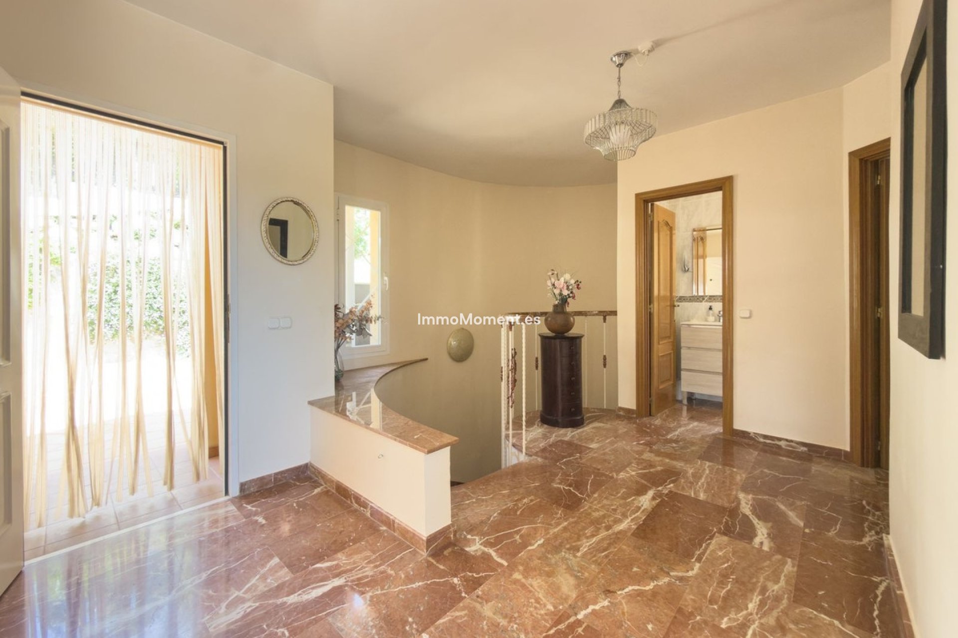 Resale - Villa - Inland  - Coín