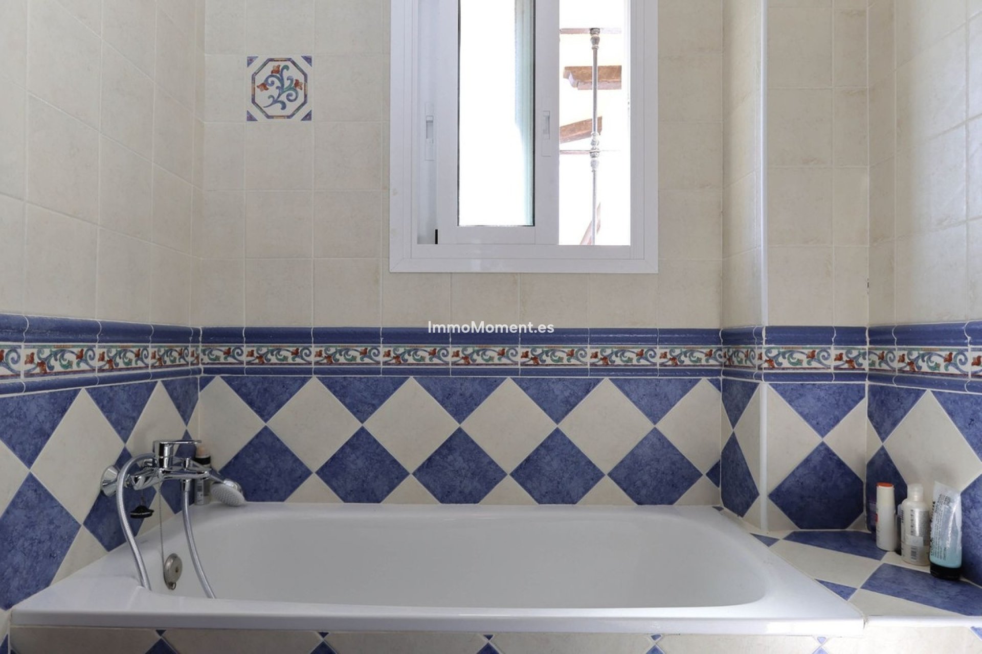 Resale - Villa - Inland  - Guaro