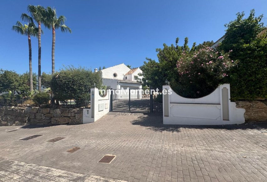 Resale - Villa - Inland  - Istán