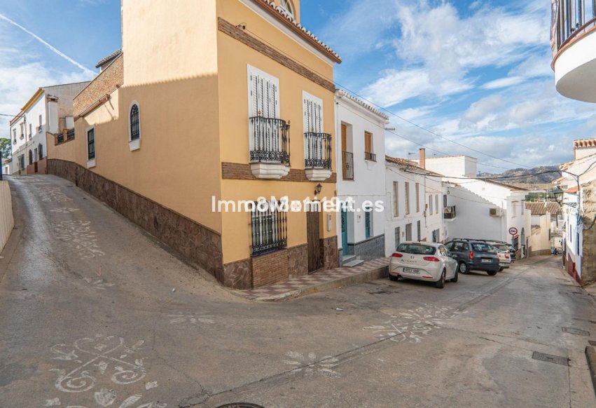 Resale - Villa - Inland  - Pizarra