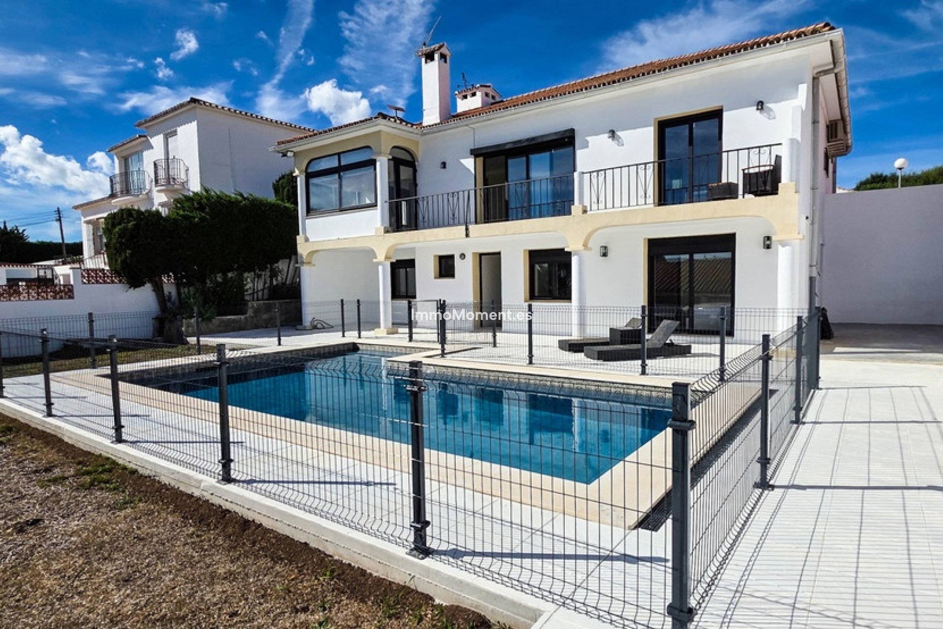 Resale - Villa - Manilva