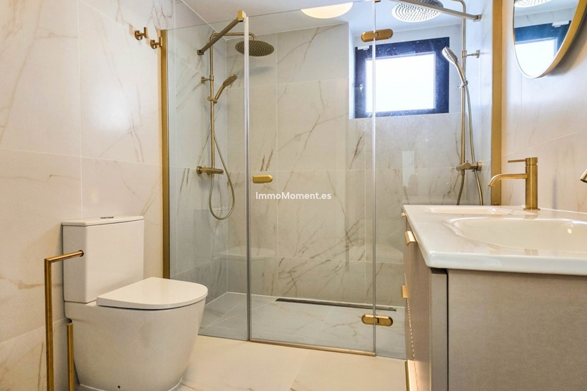 Resale - Villa - Manilva