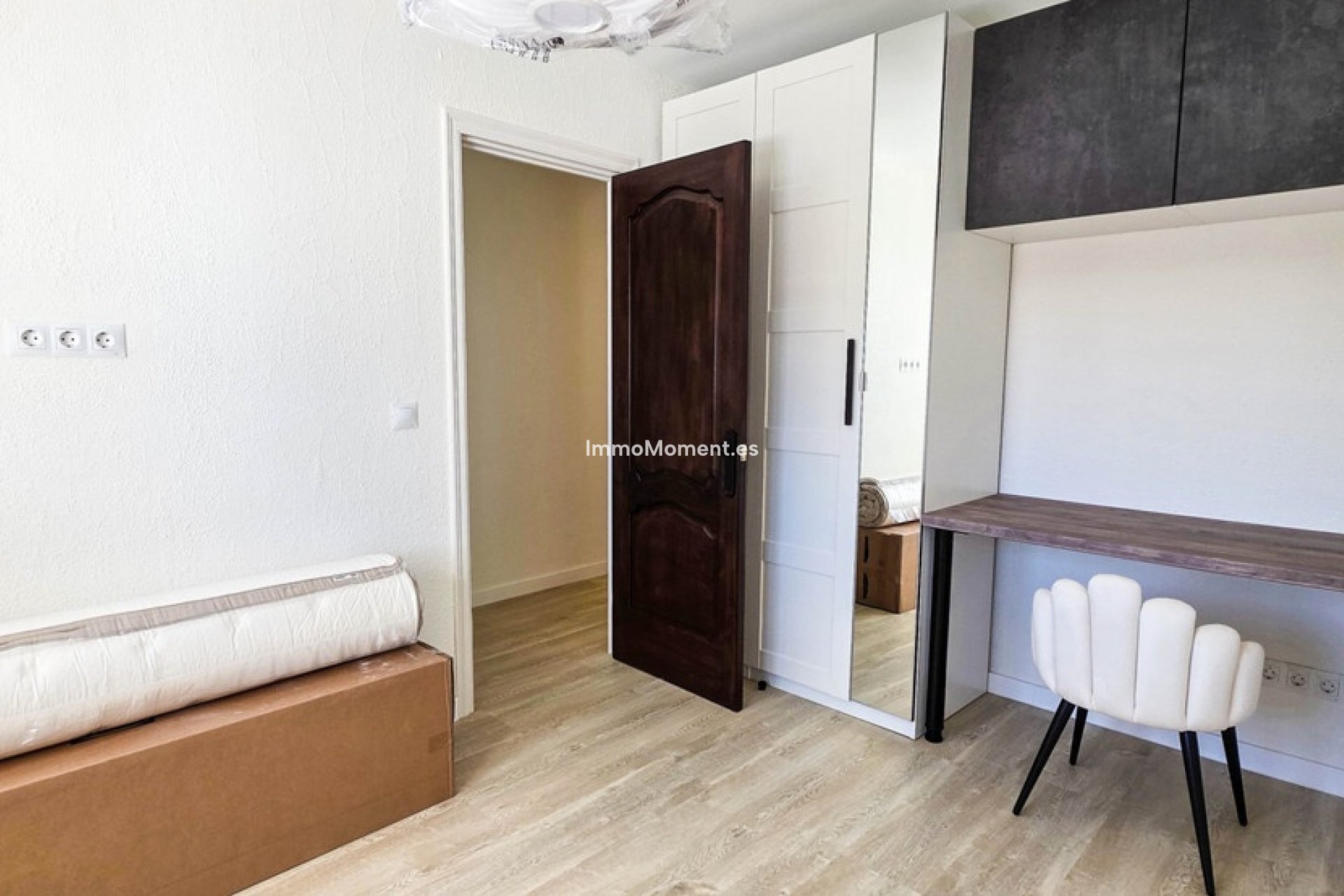 Resale - Villa - Manilva