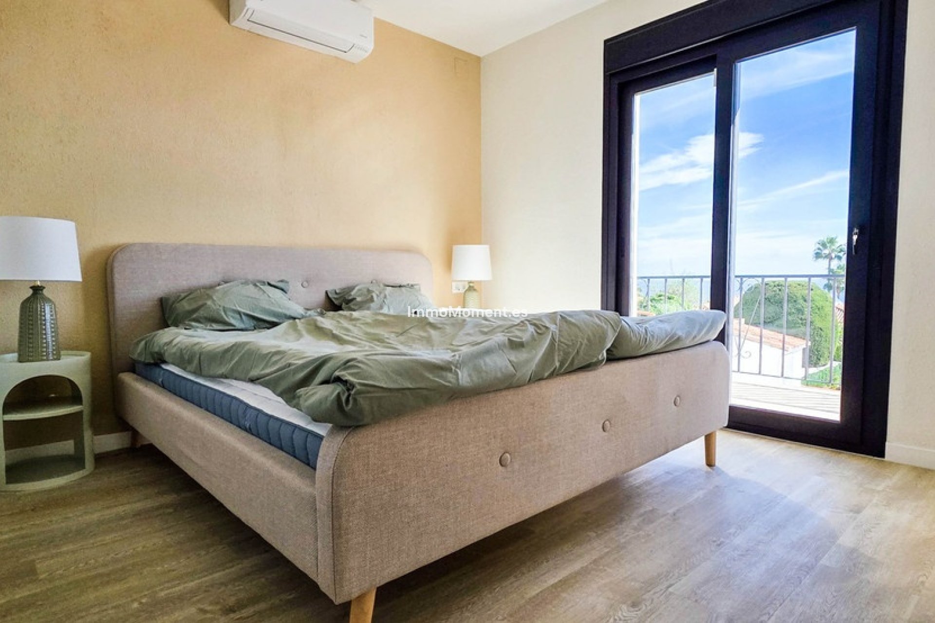 Resale - Villa - Manilva