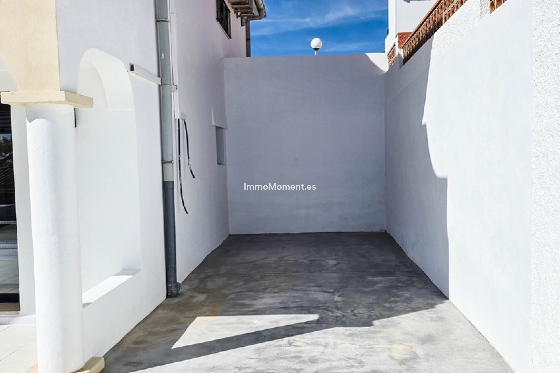 Resale - Villa - Manilva