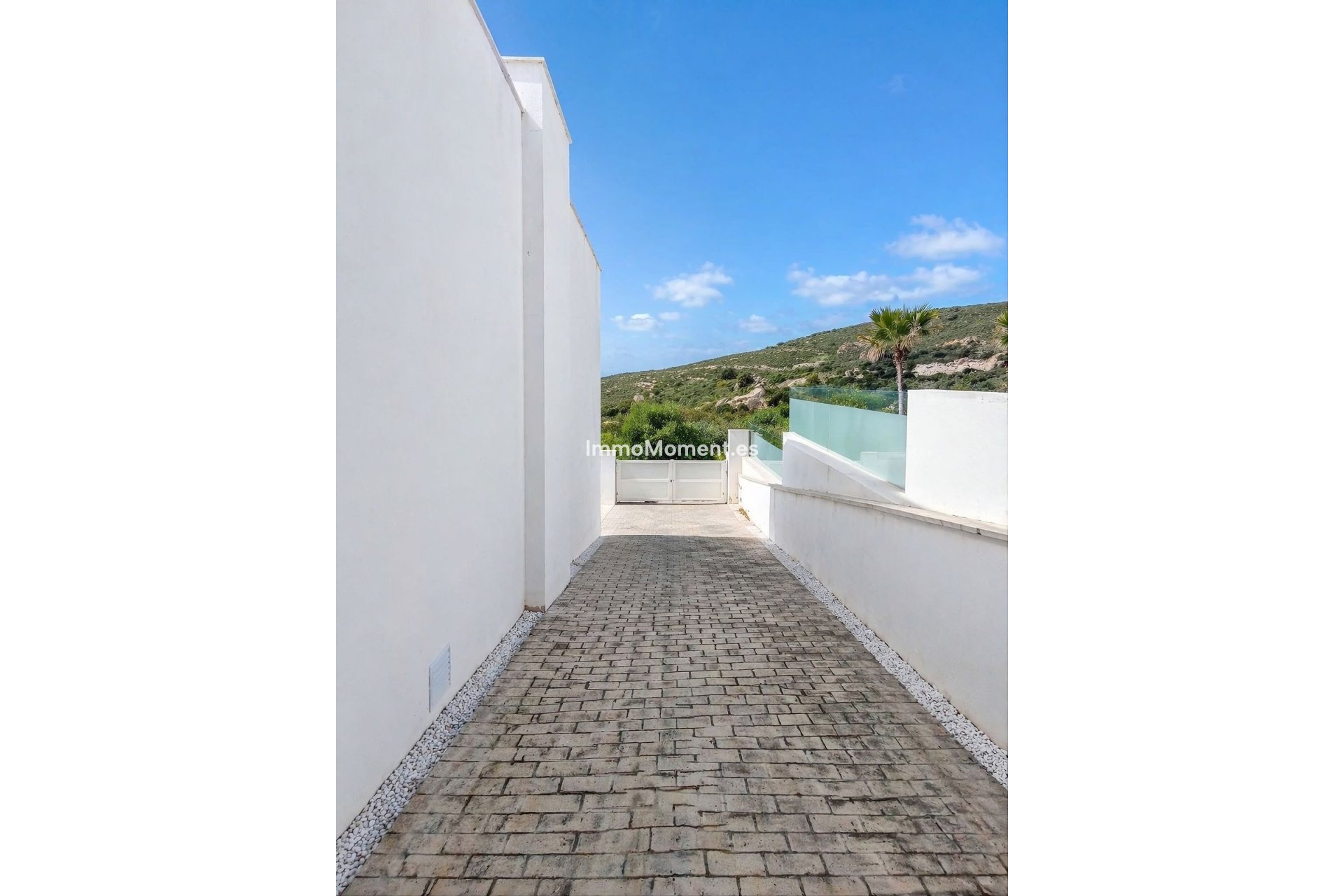 Resale - Villa - Manilva