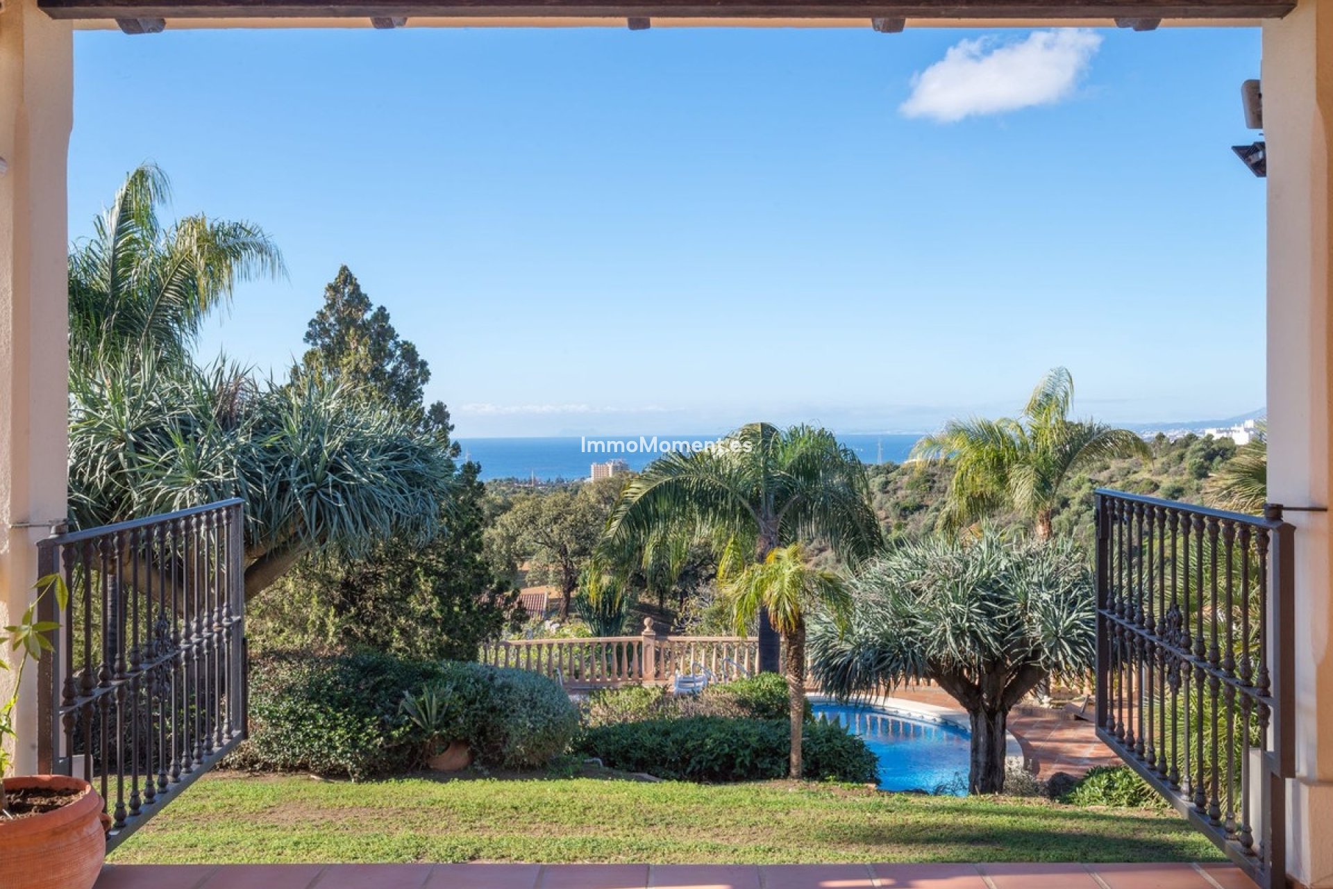 Resale - Villa - Marbella - Altos de los Monteros