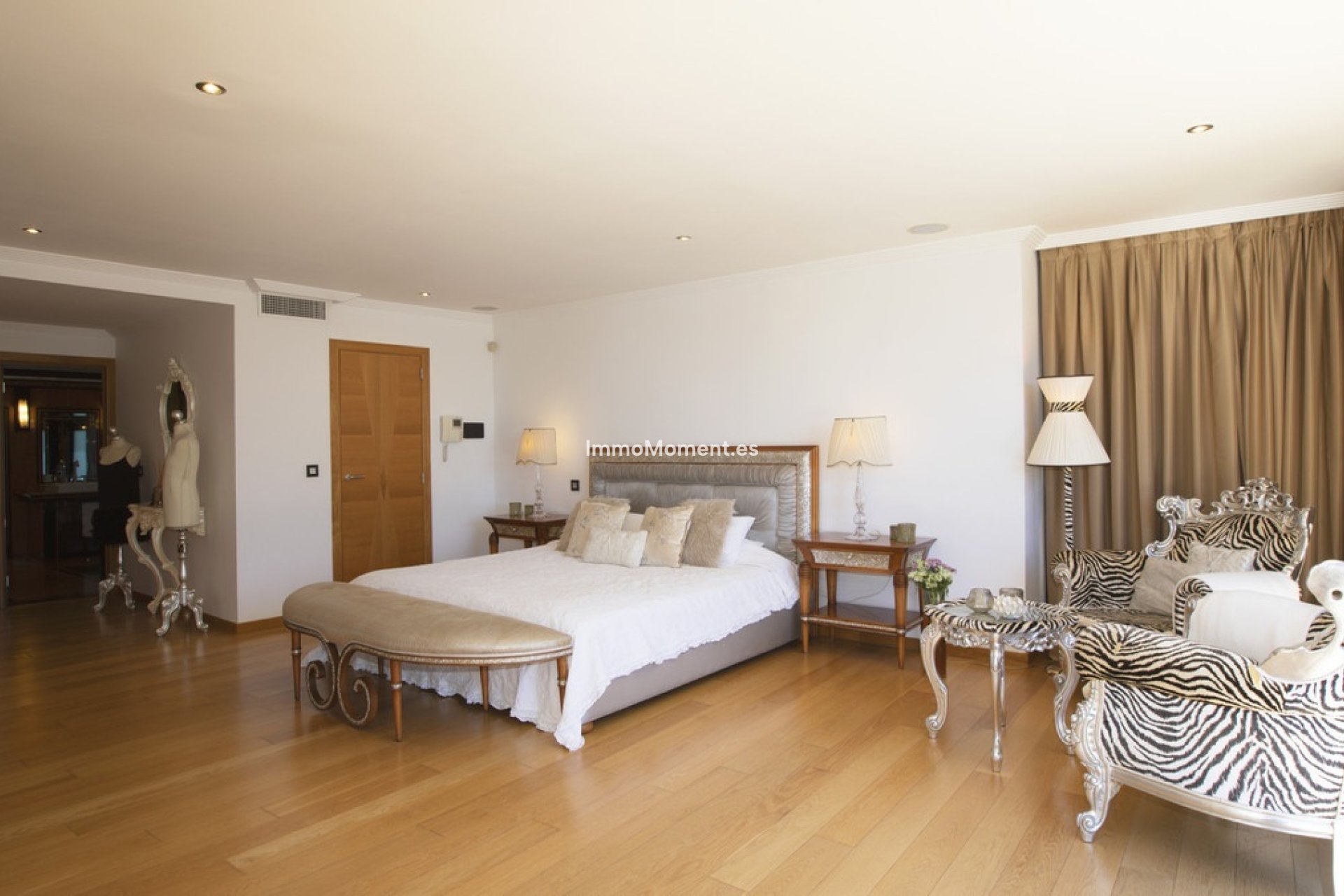 Resale - Villa - Marbella - Artola