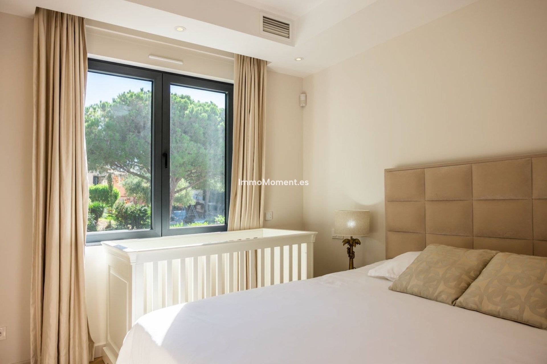 Resale - Villa - Marbella - Artola