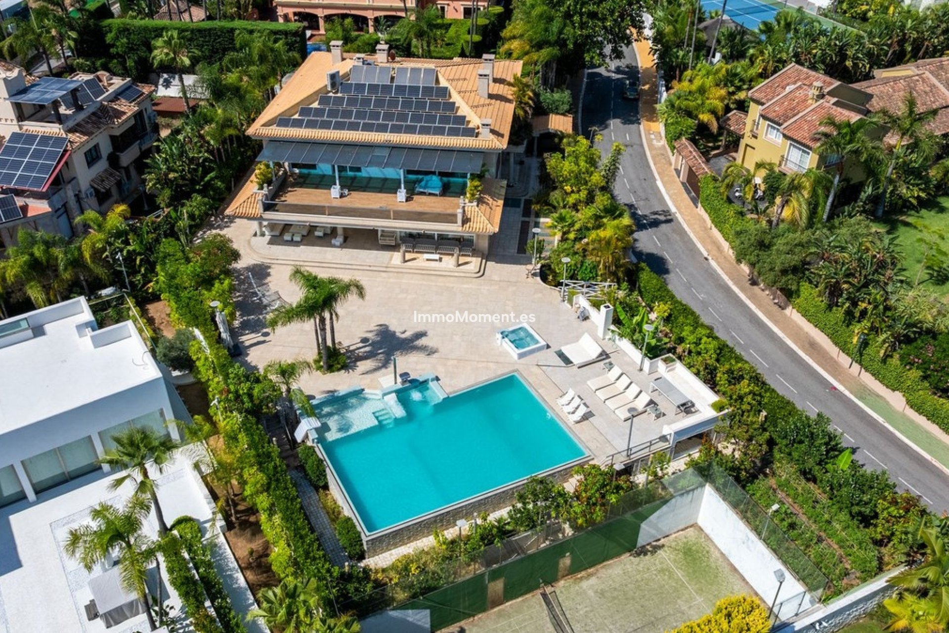 Resale - Villa - Marbella - Bahía de Marbella