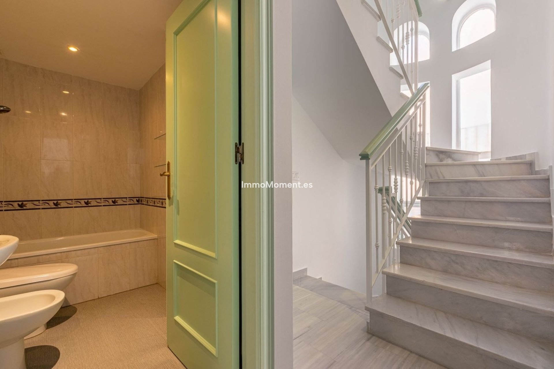 Resale - Villa - Marbella - Costabella