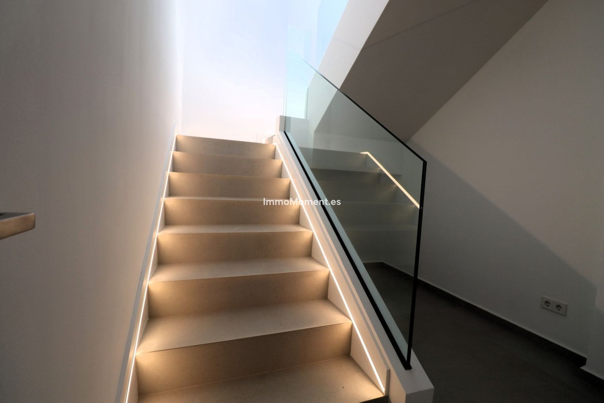 Resale - Villa - Marbella - Elviria