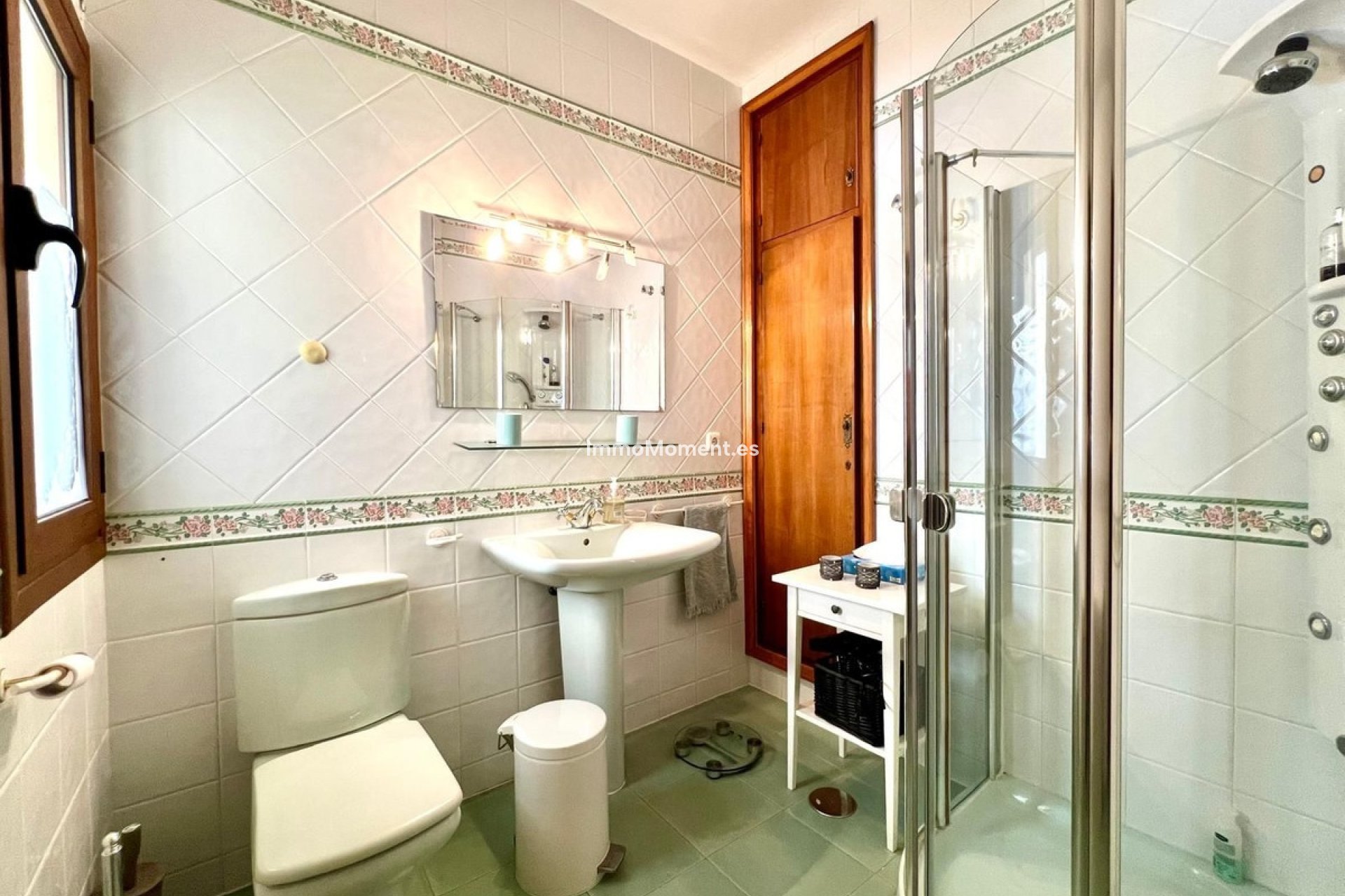 Resale - Villa - Marbella - Elviria