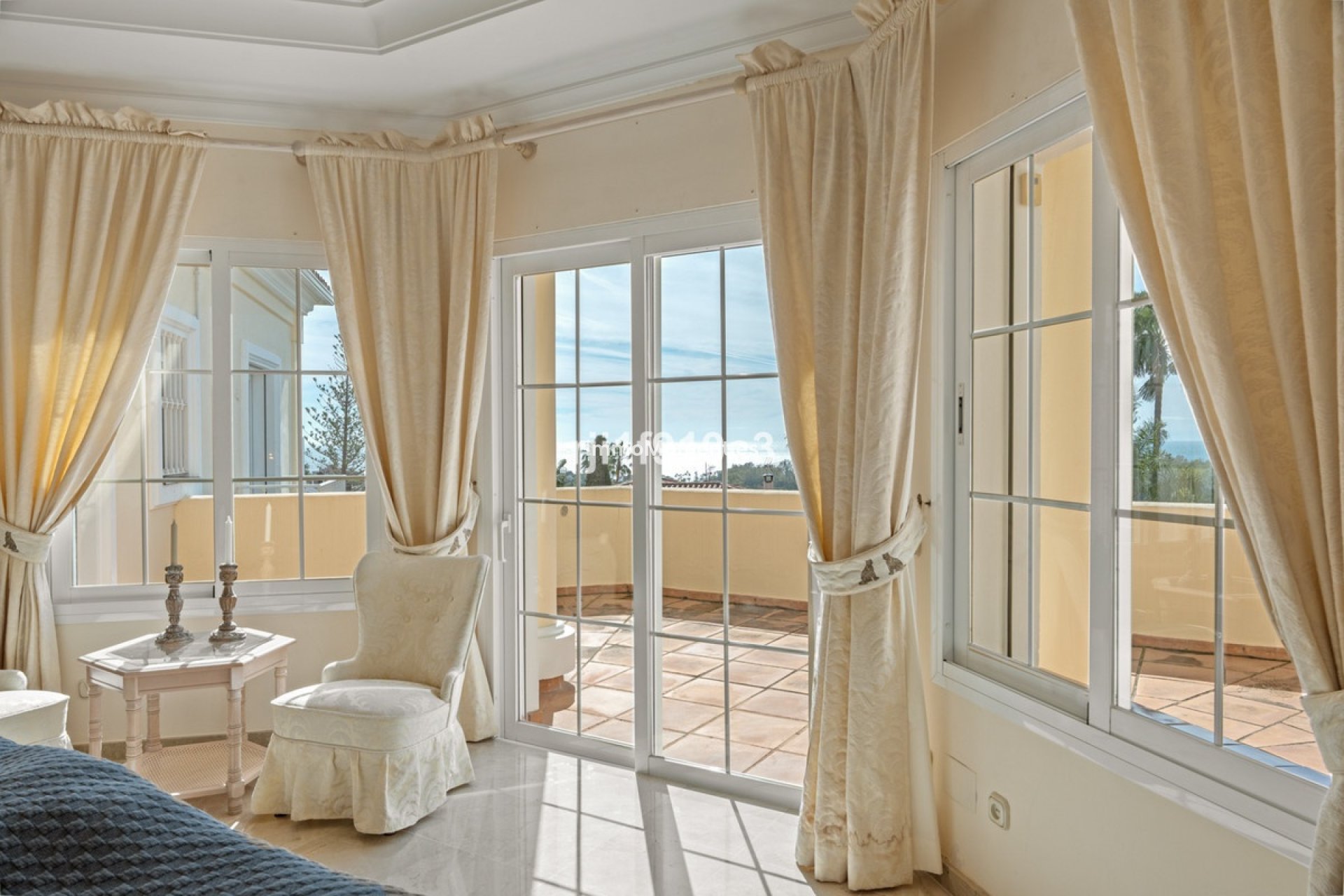 Resale - Villa - Marbella - Elviria