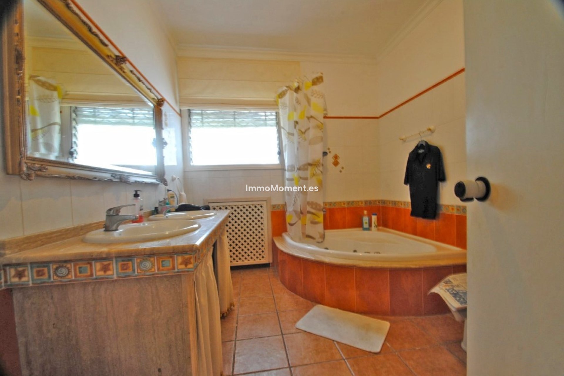 Resale - Villa - Marbella - Elviria